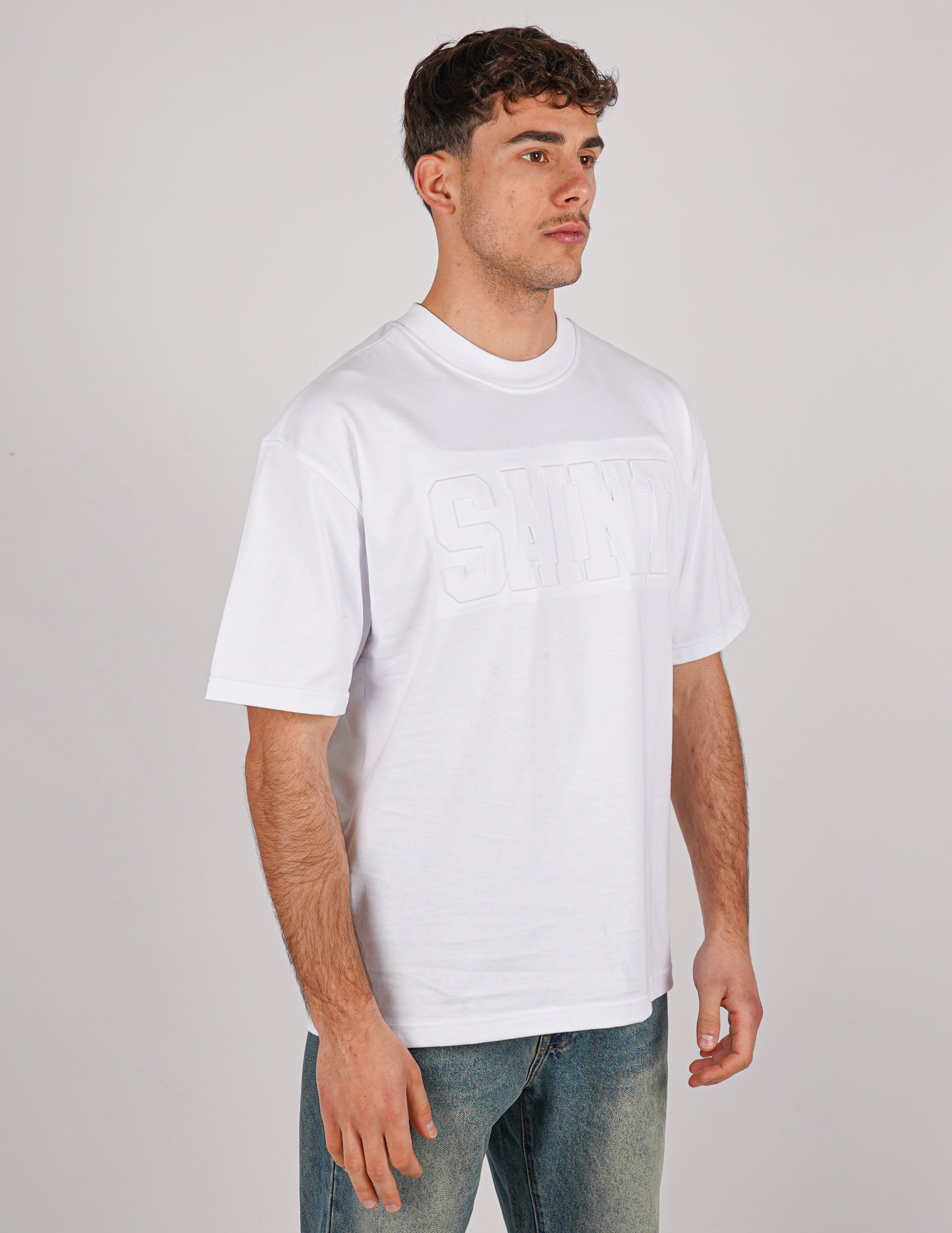 T-SHIRT LOGO "SAINT" IN RILIEVO