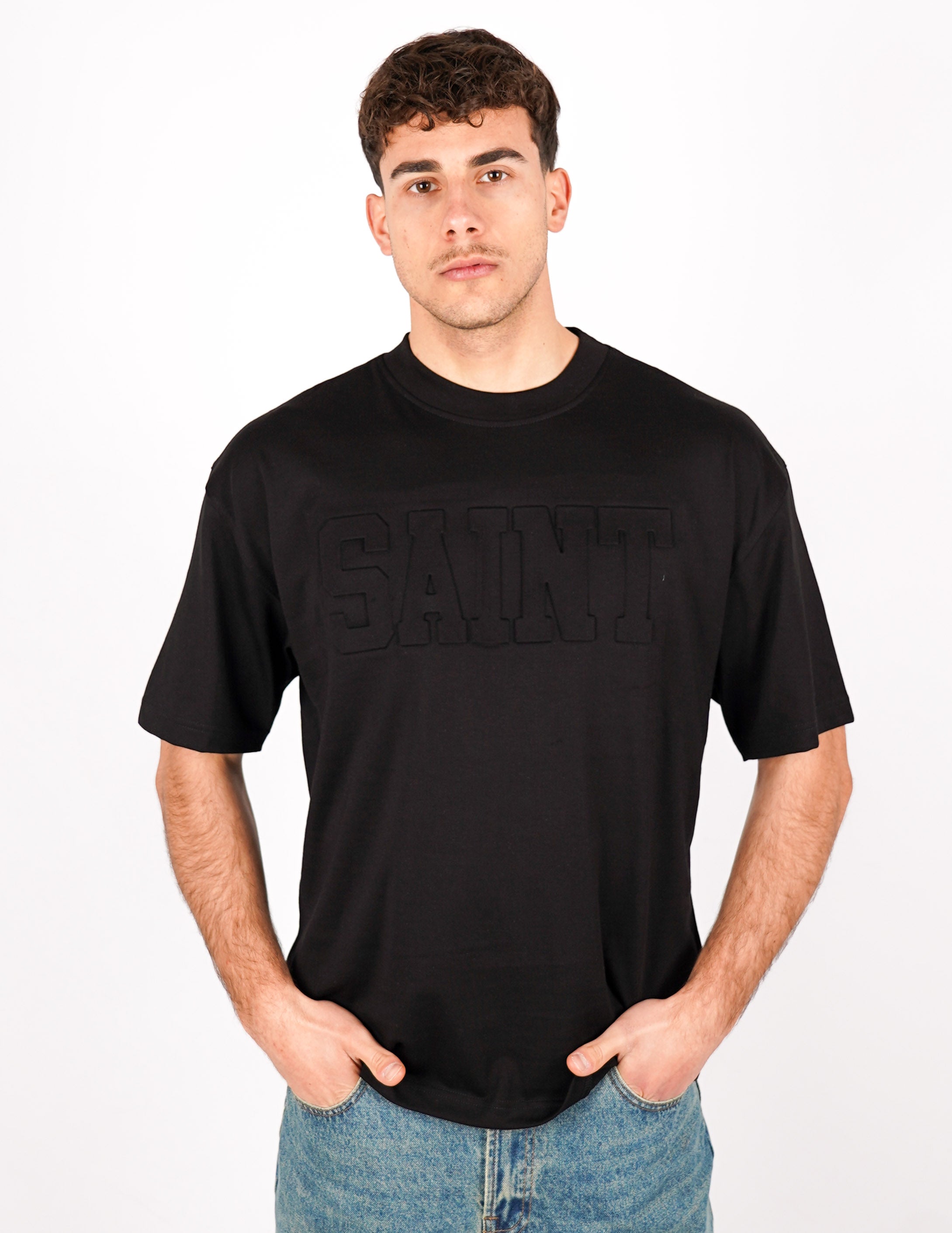 T-SHIRT LOGO "SAINT" IN RILIEVO