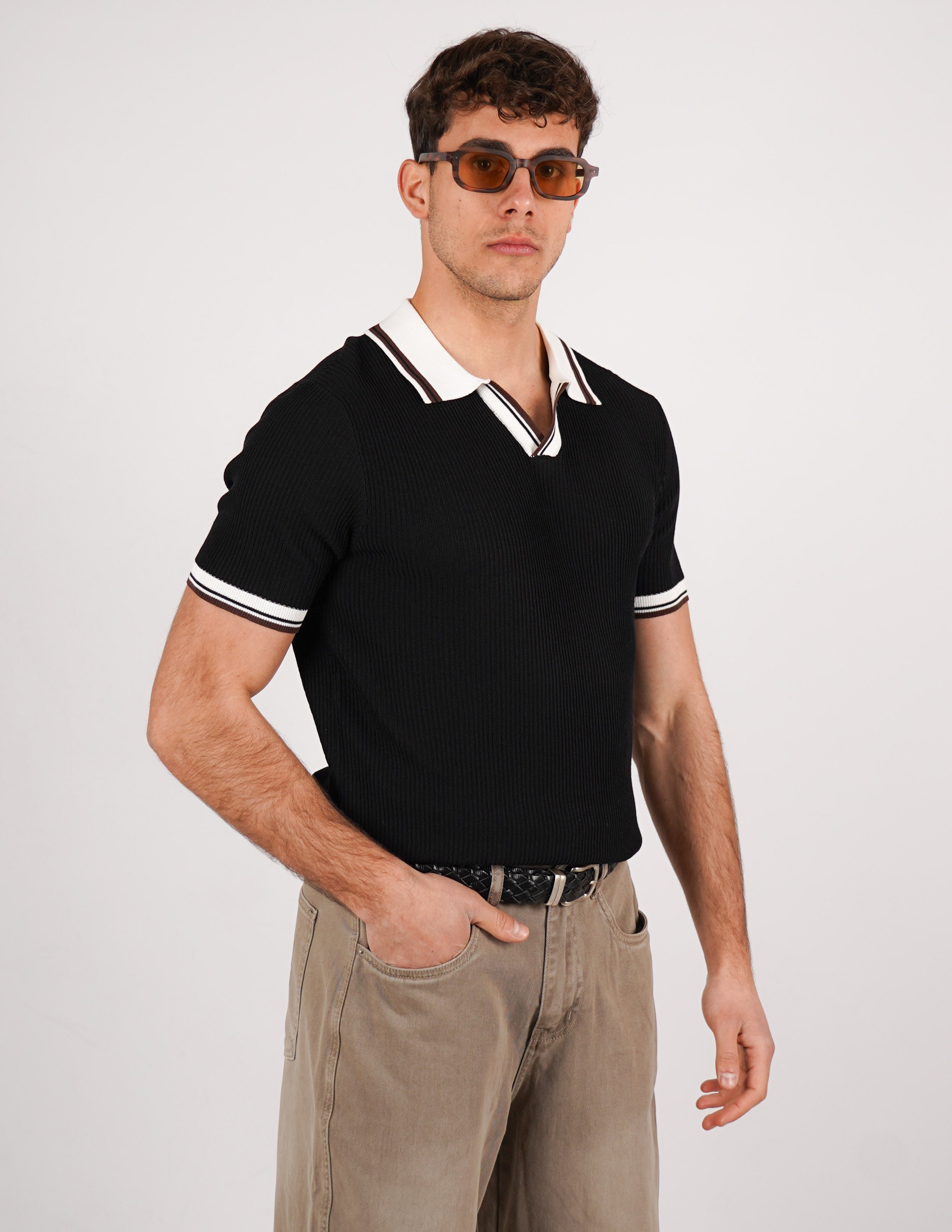 POLO MANICA CORTA CON RICAMO SUL COLLO