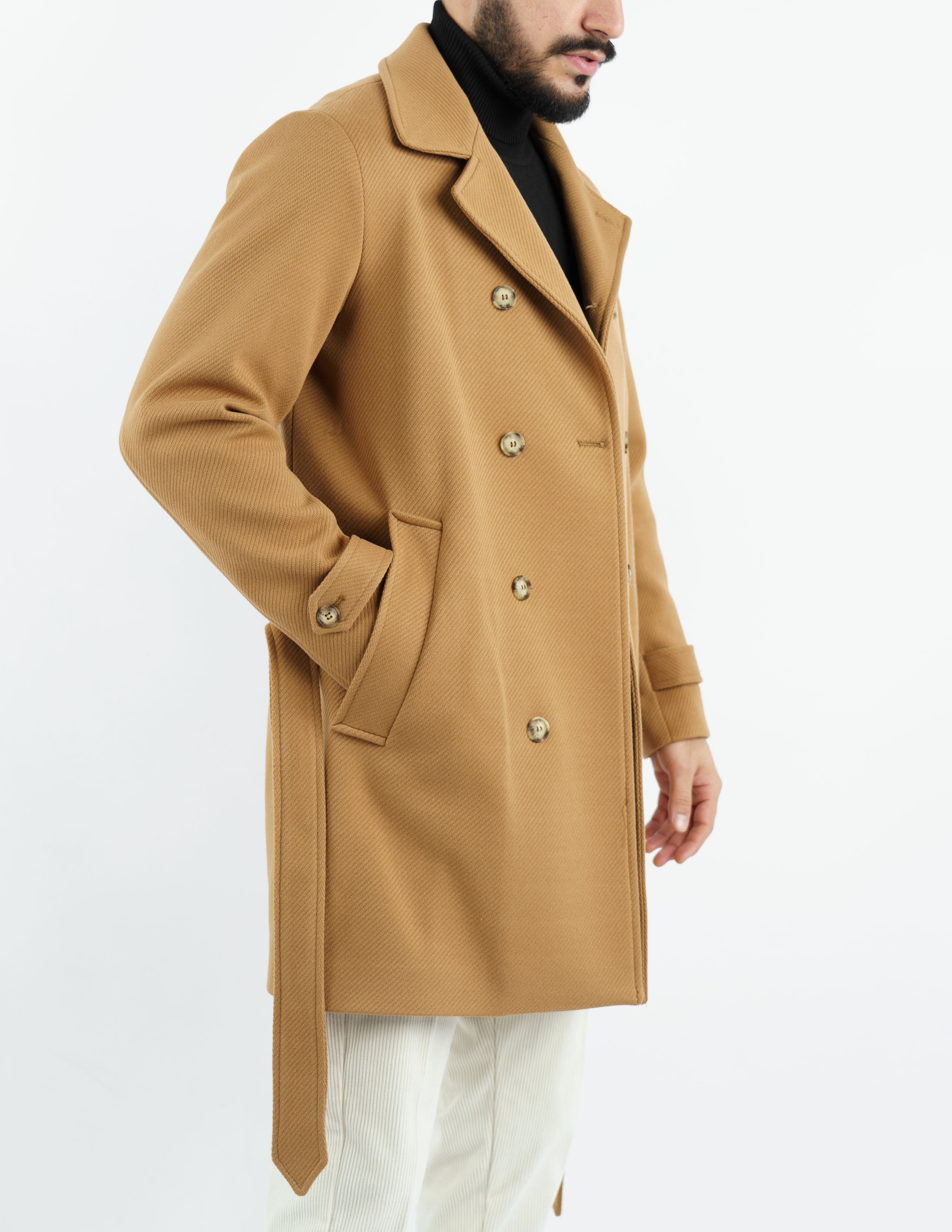 cappotto elegante doppiopetto con cintura