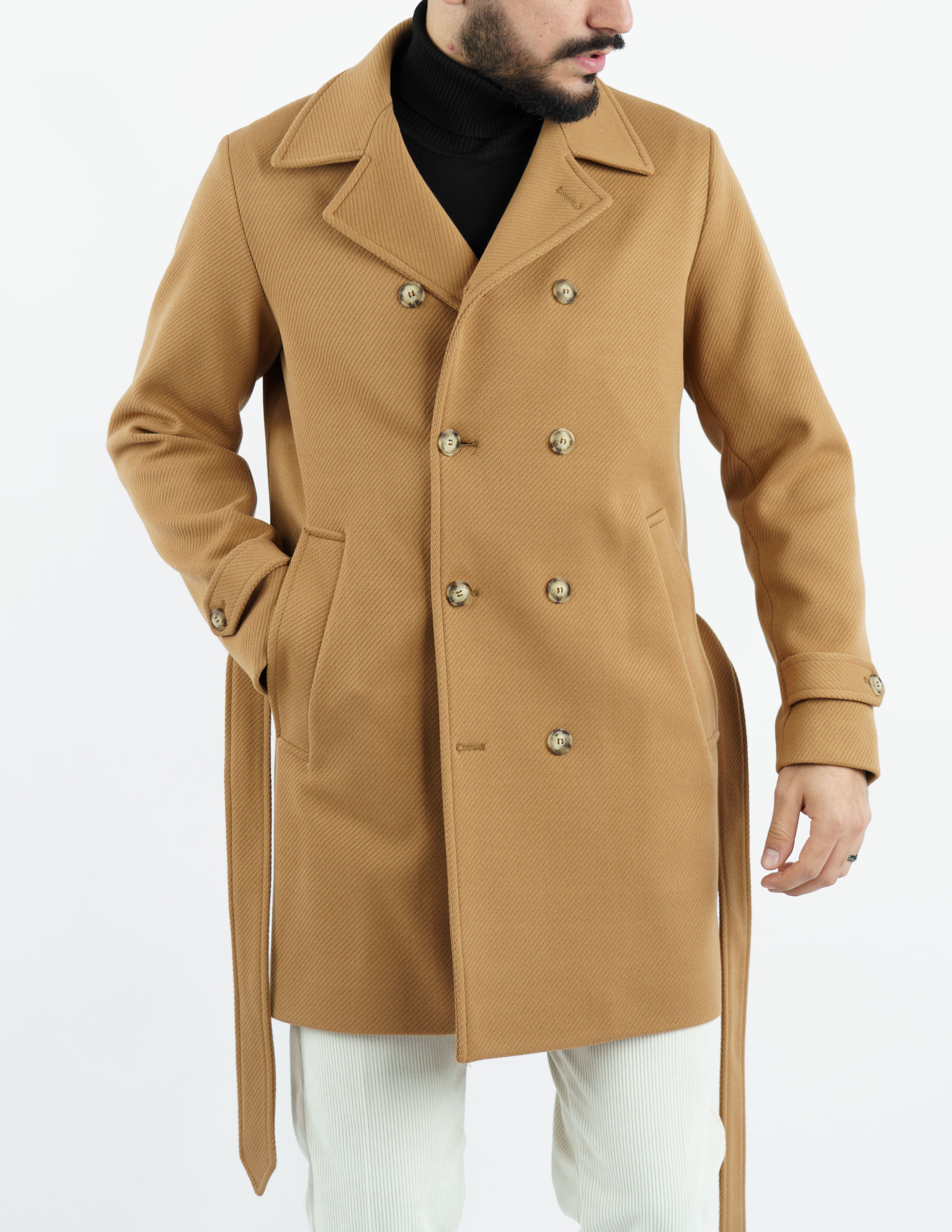 cappotto elegante doppiopetto con cintura