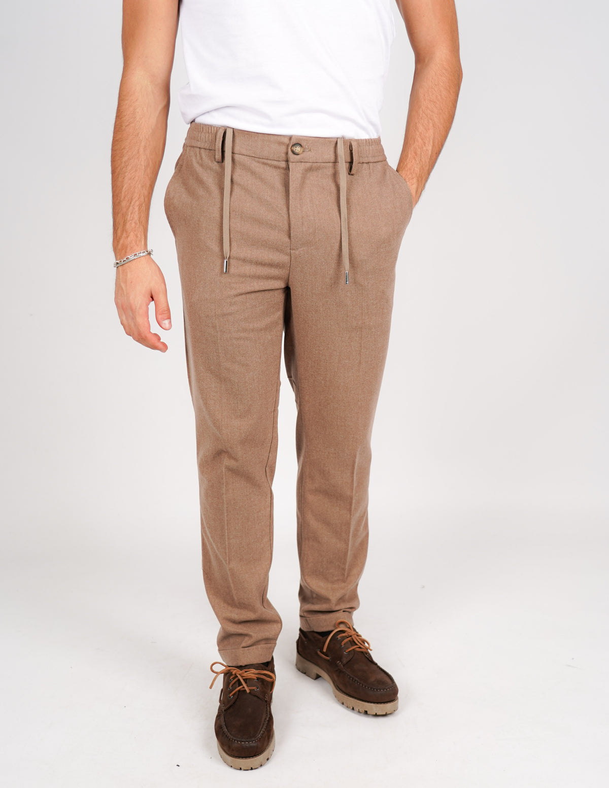 pantalone jogger sartoriale
