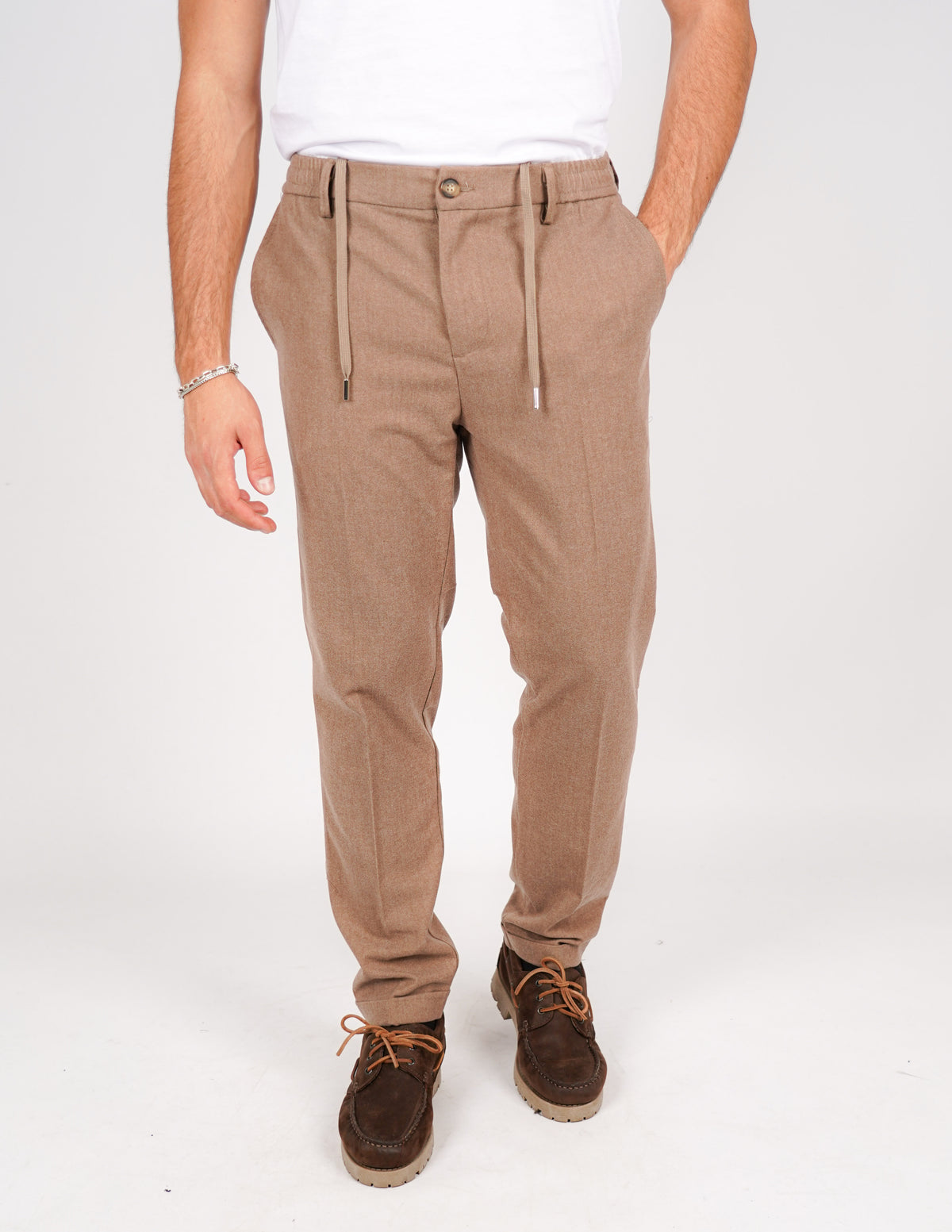 pantalone jogger sartoriale