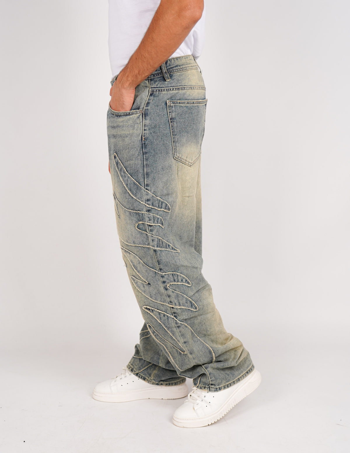 jeans con ricami baggy