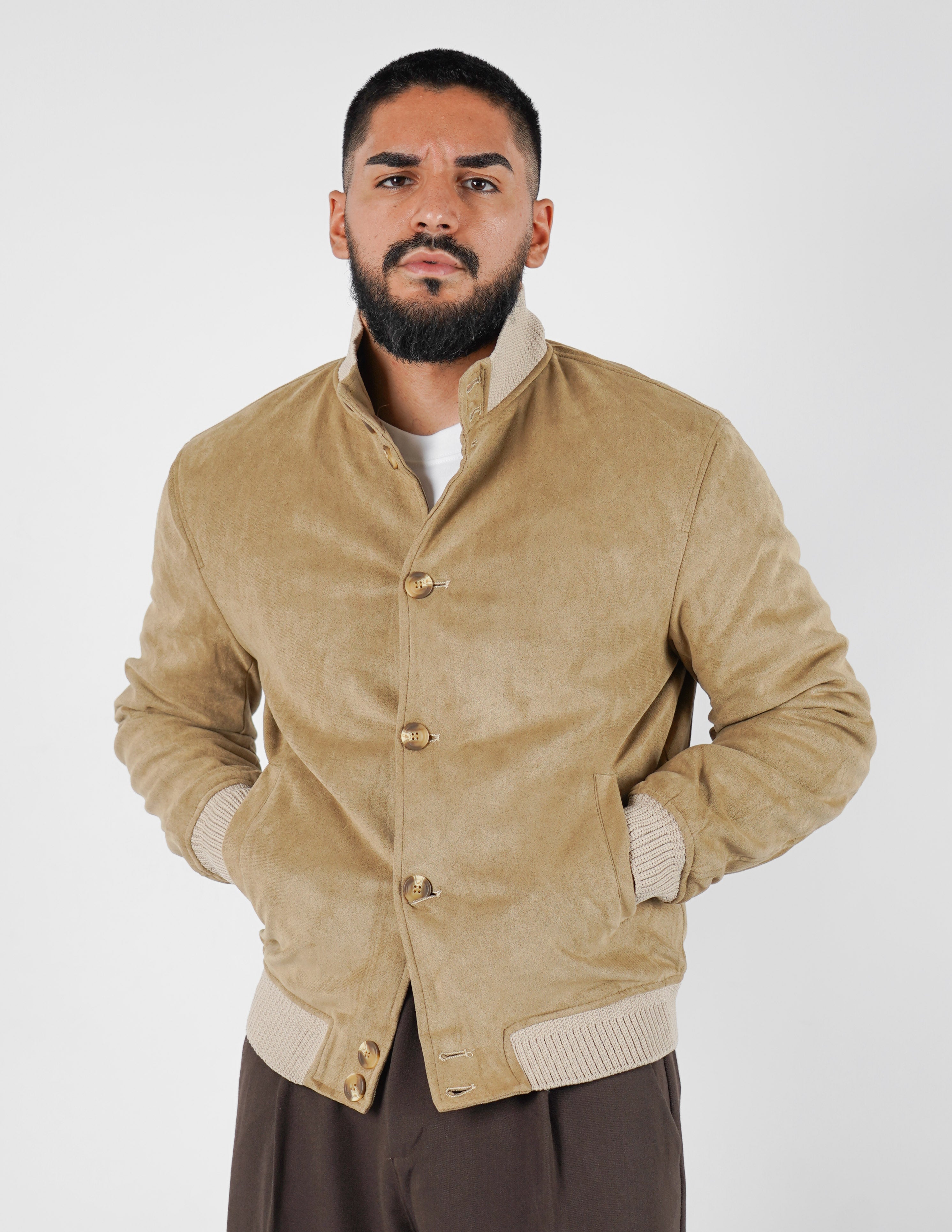 Giubbino imbottito con bottoni