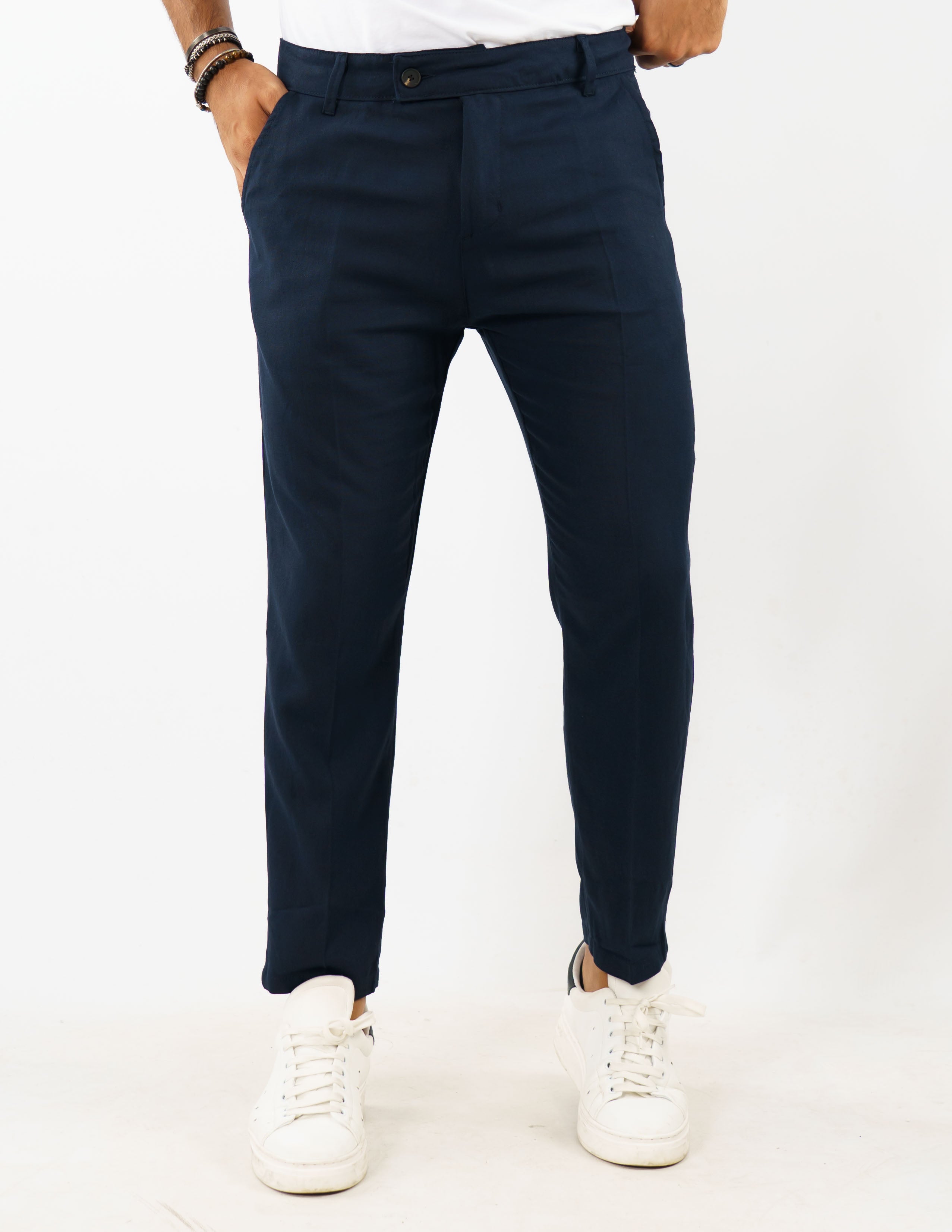 pantalone con abbottonatura allungata misto lino