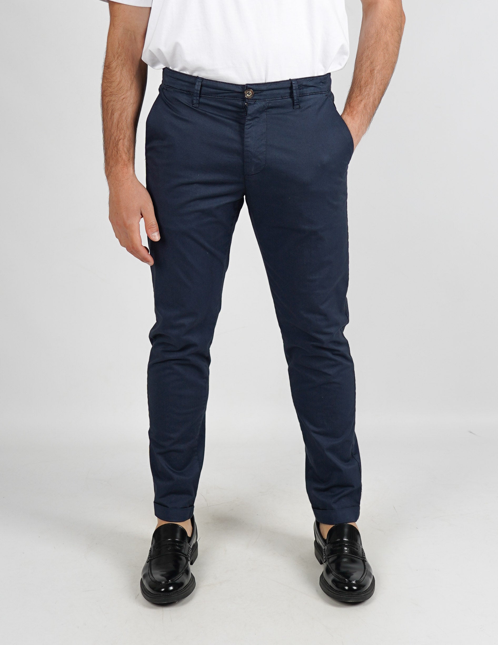 PANTALONE BASIC IN COTONE SLIM FIT
