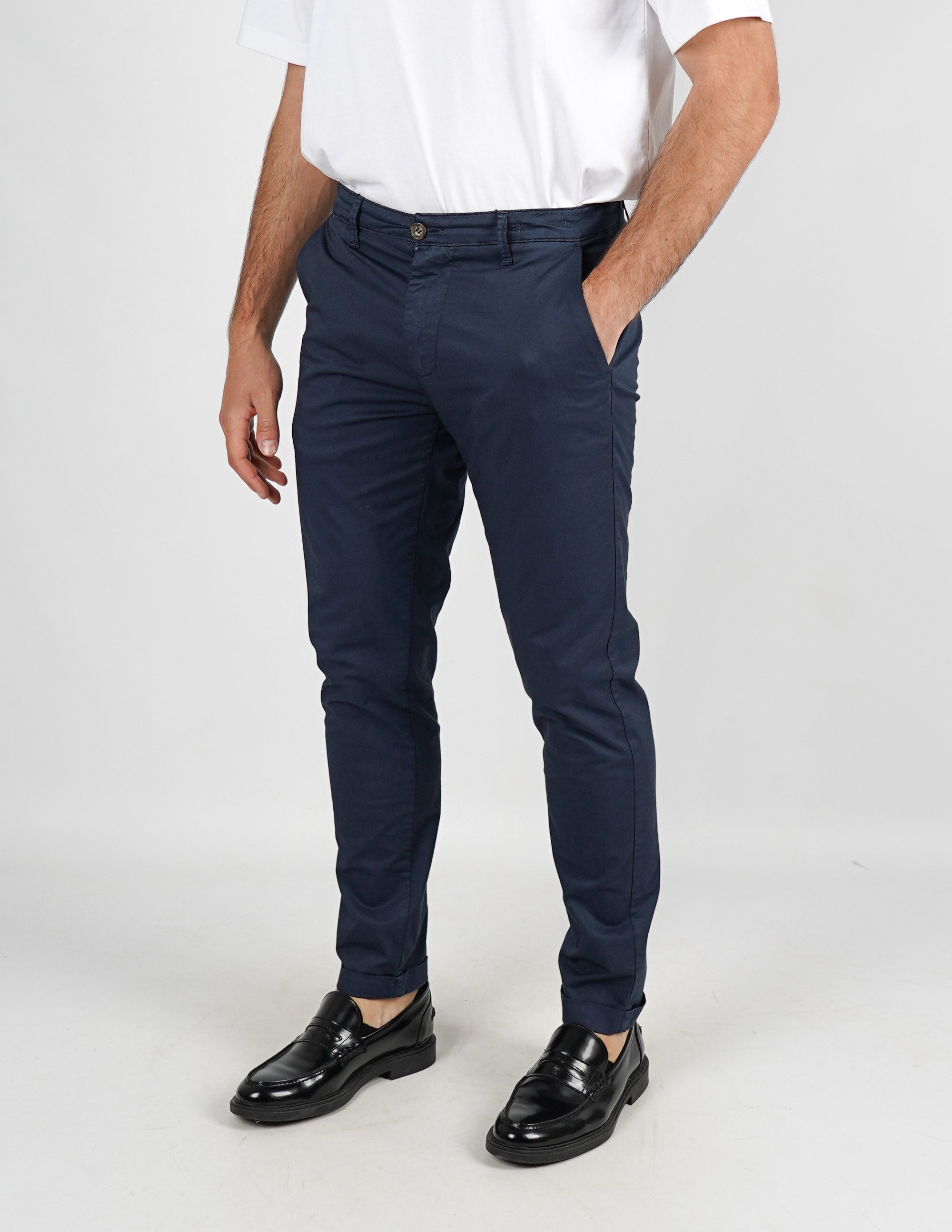 PANTALONE BASIC IN COTONE SLIM FIT