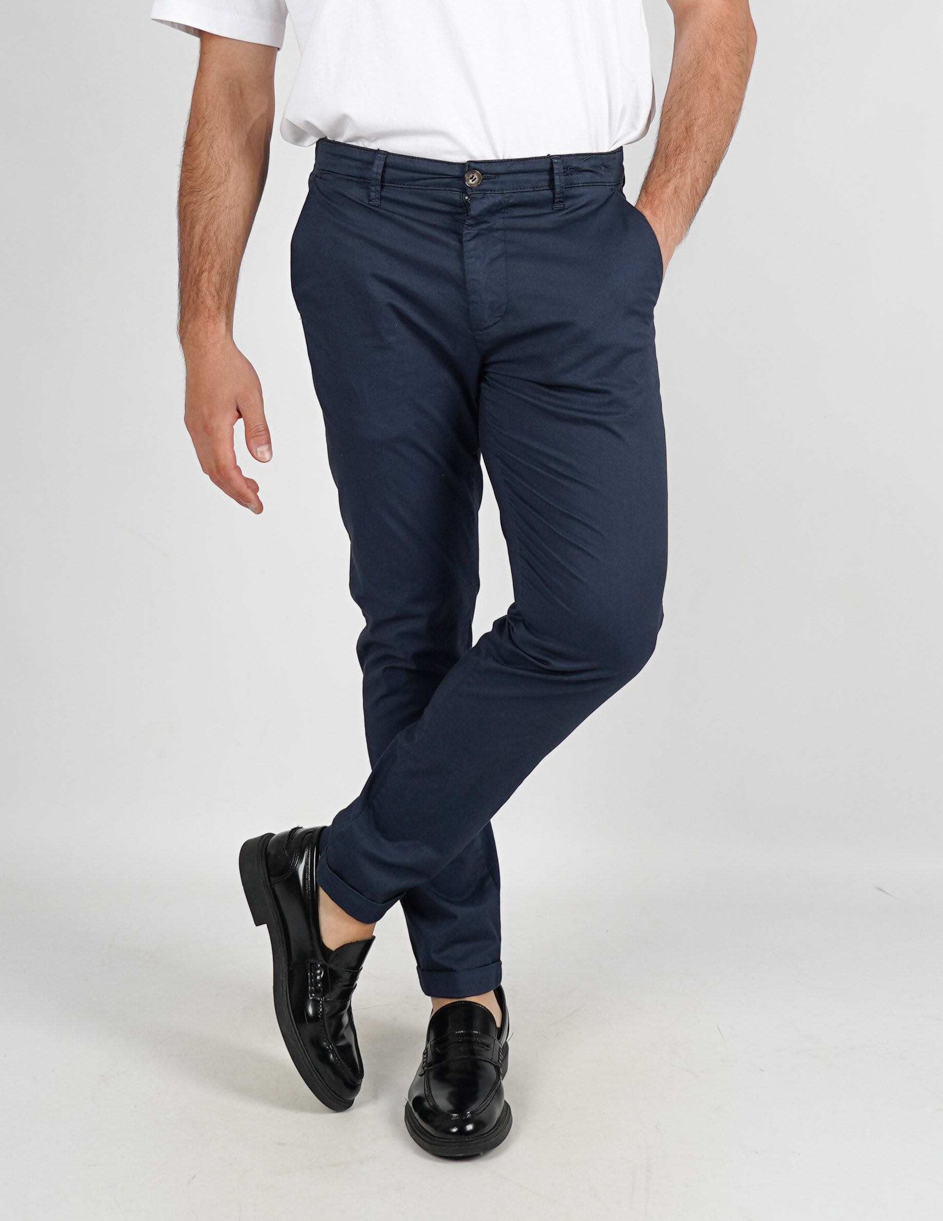 PANTALONE BASIC IN COTONE SLIM FIT