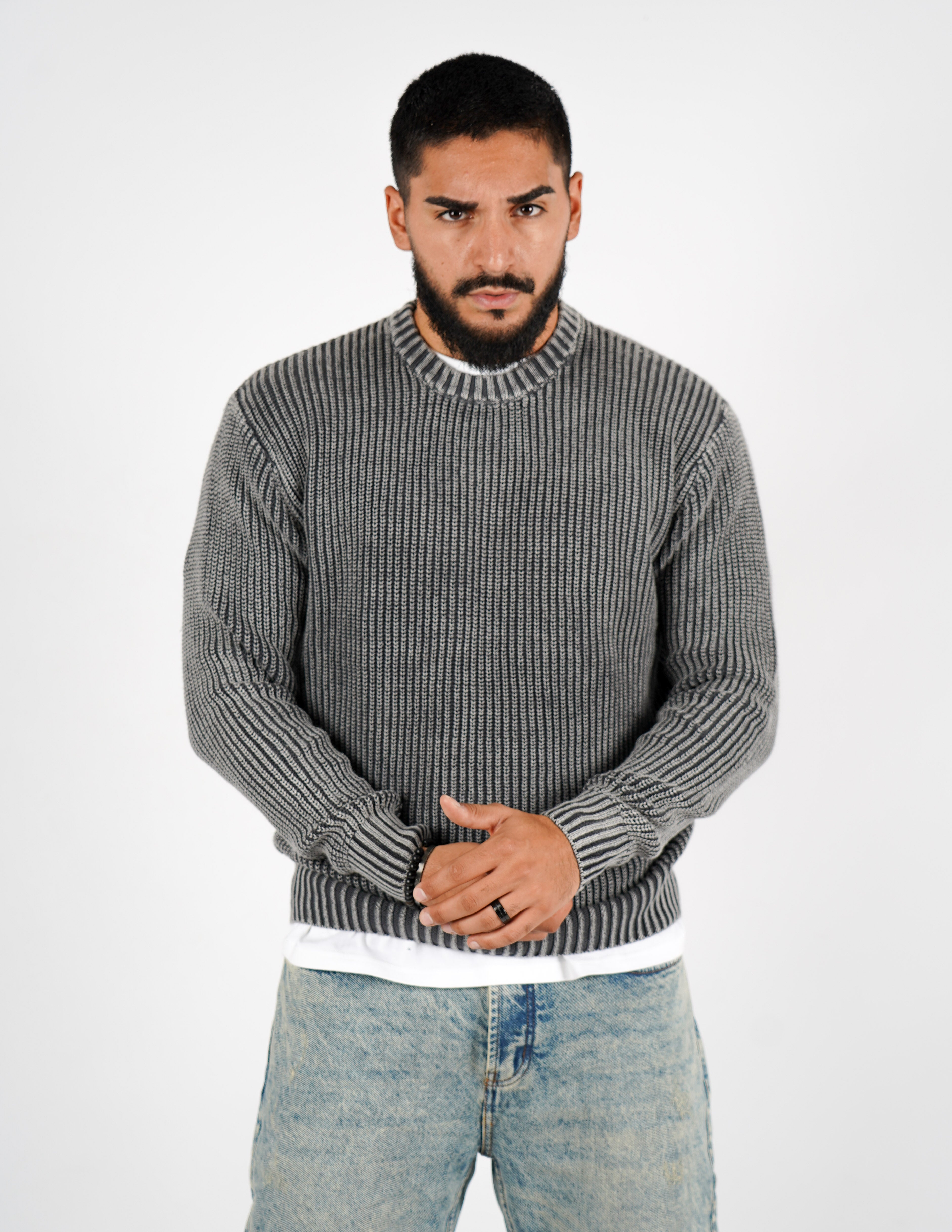 Maglione slavato girocollo