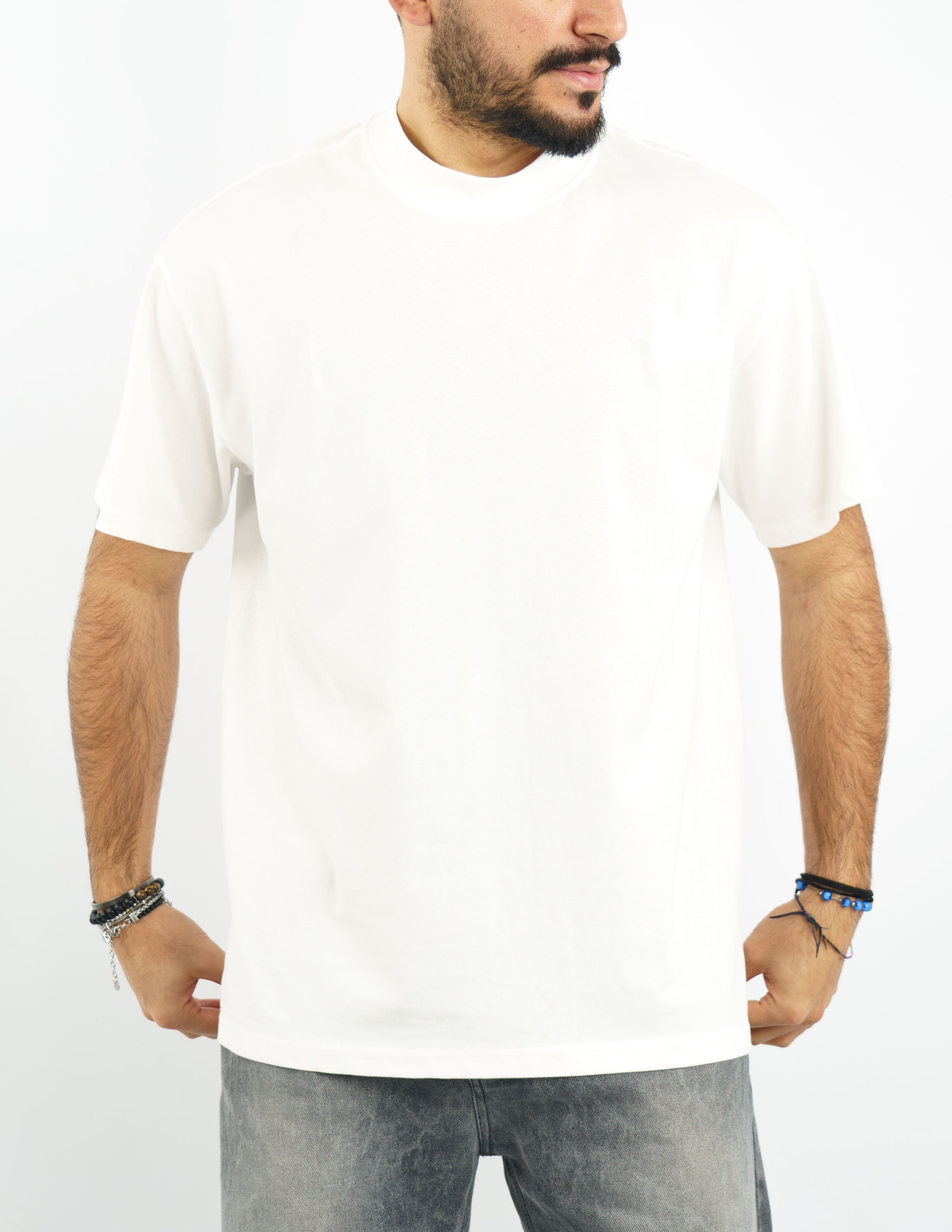 t-shirt tinta unita con gola alta