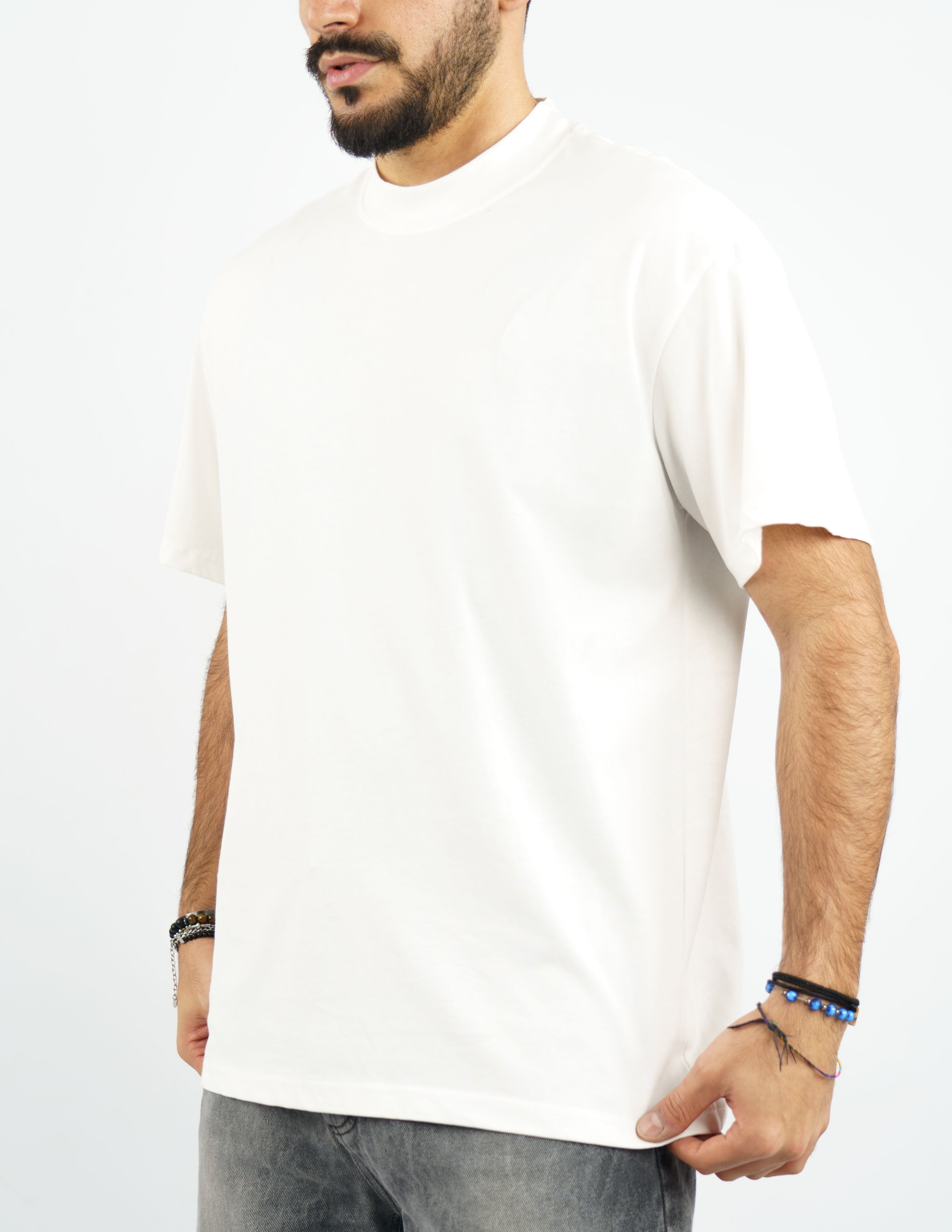 t-shirt tinta unita con gola alta