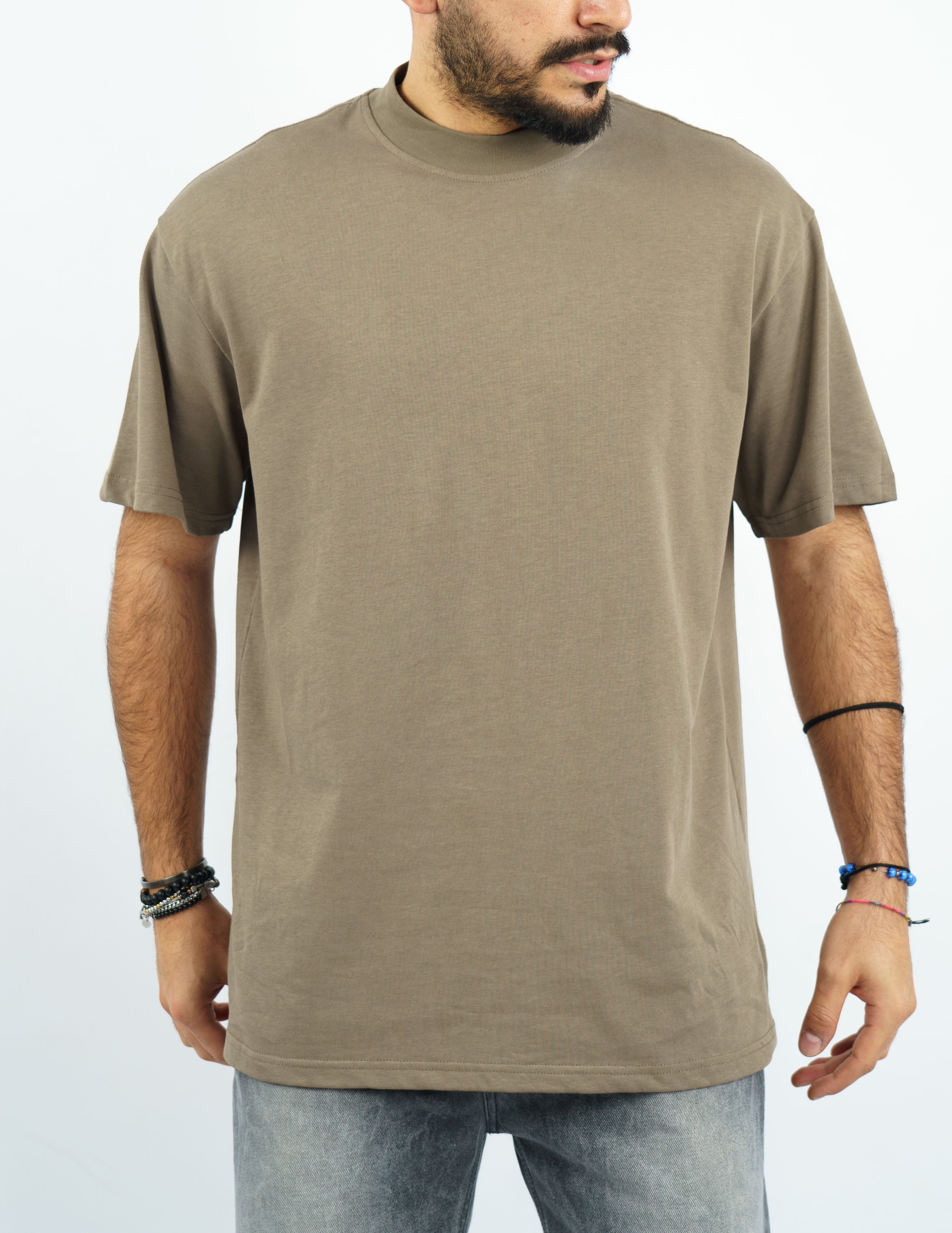 t-shirt tinta unita con gola alta