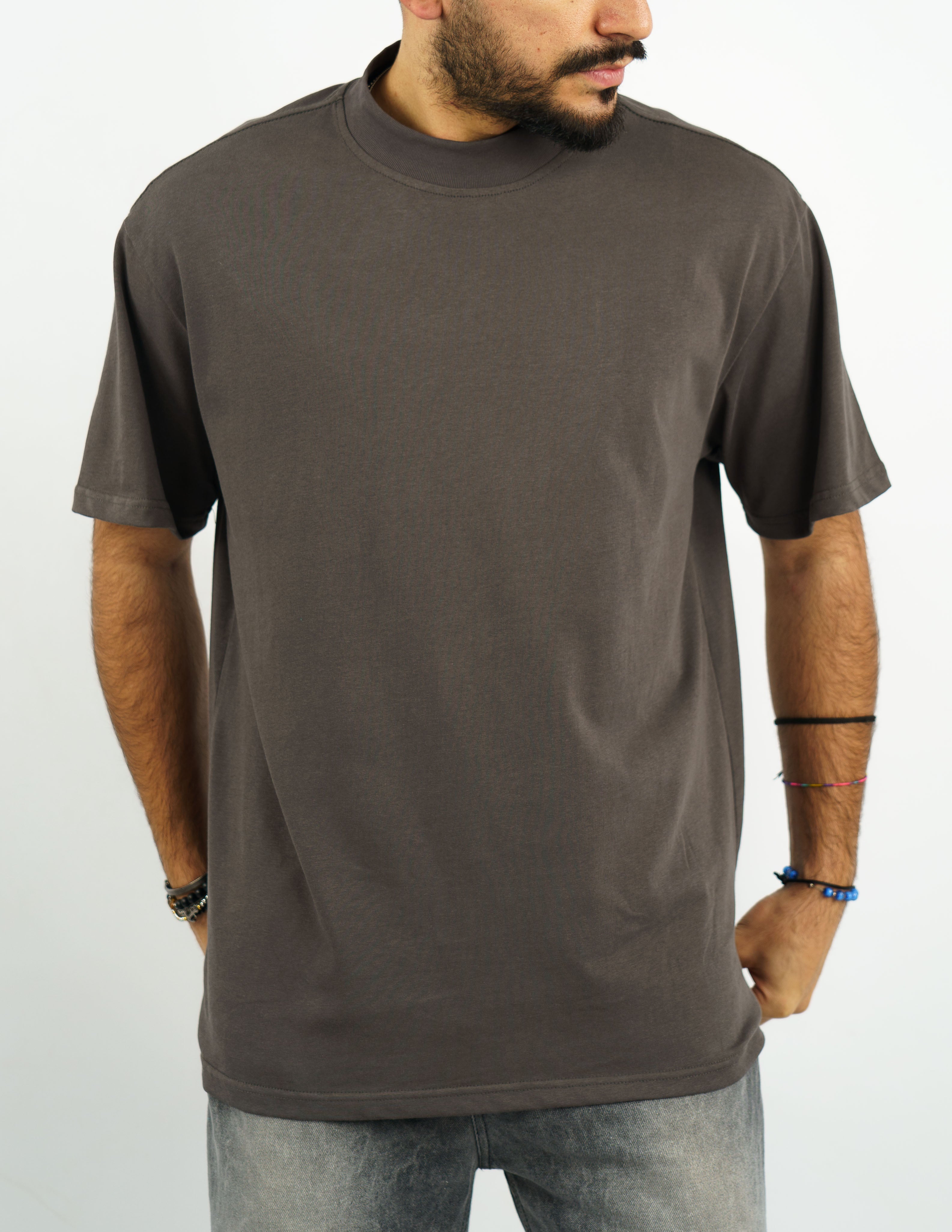 t-shirt tinta unita con gola alta