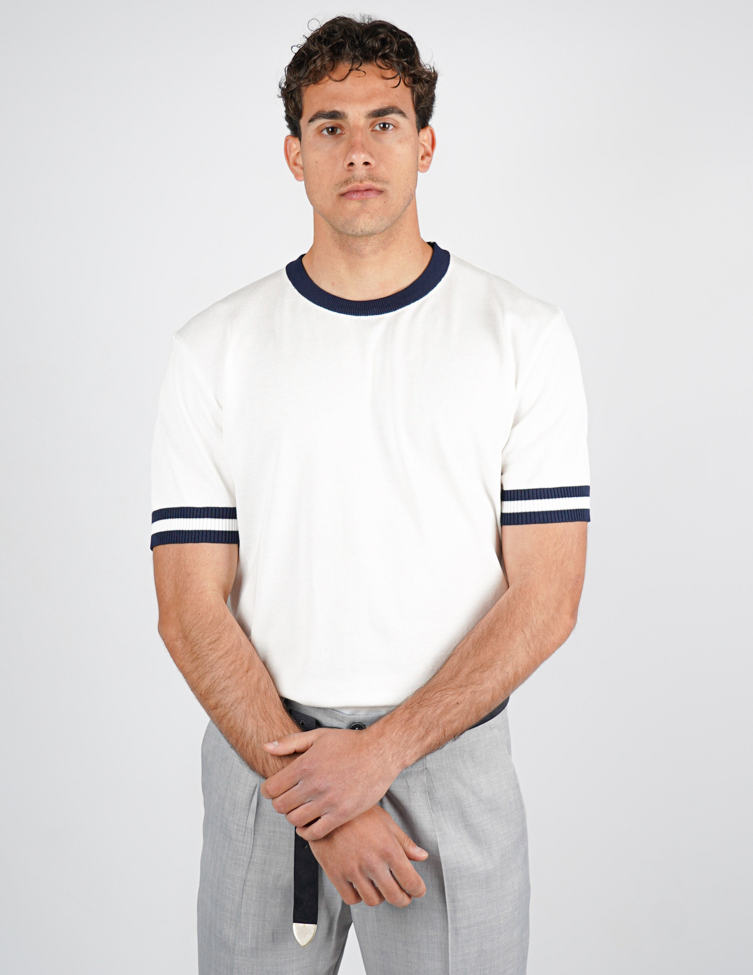 T-shirt in maglia con profilo