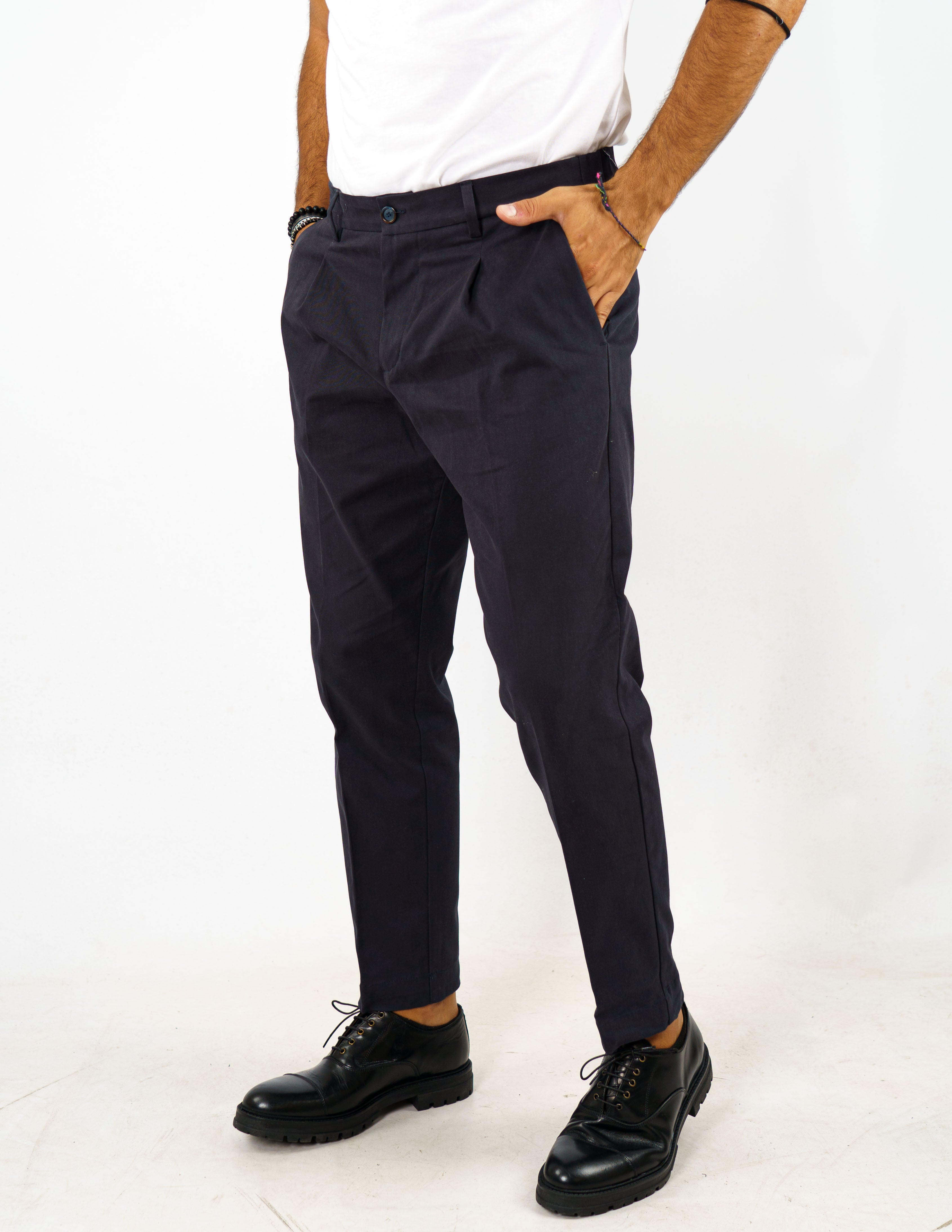 pantalone lungo con pence over d
