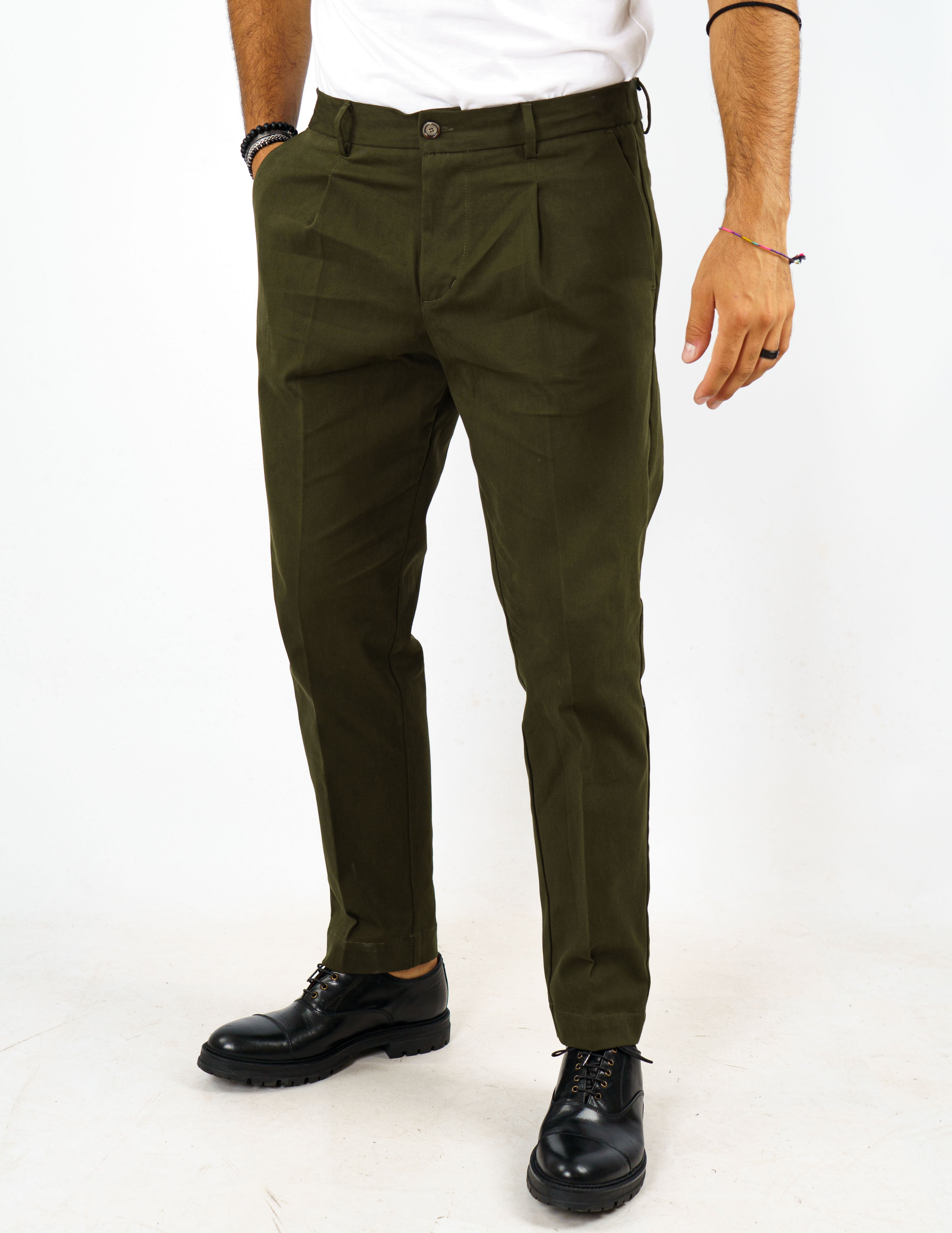 pantalone lungo con pence over d