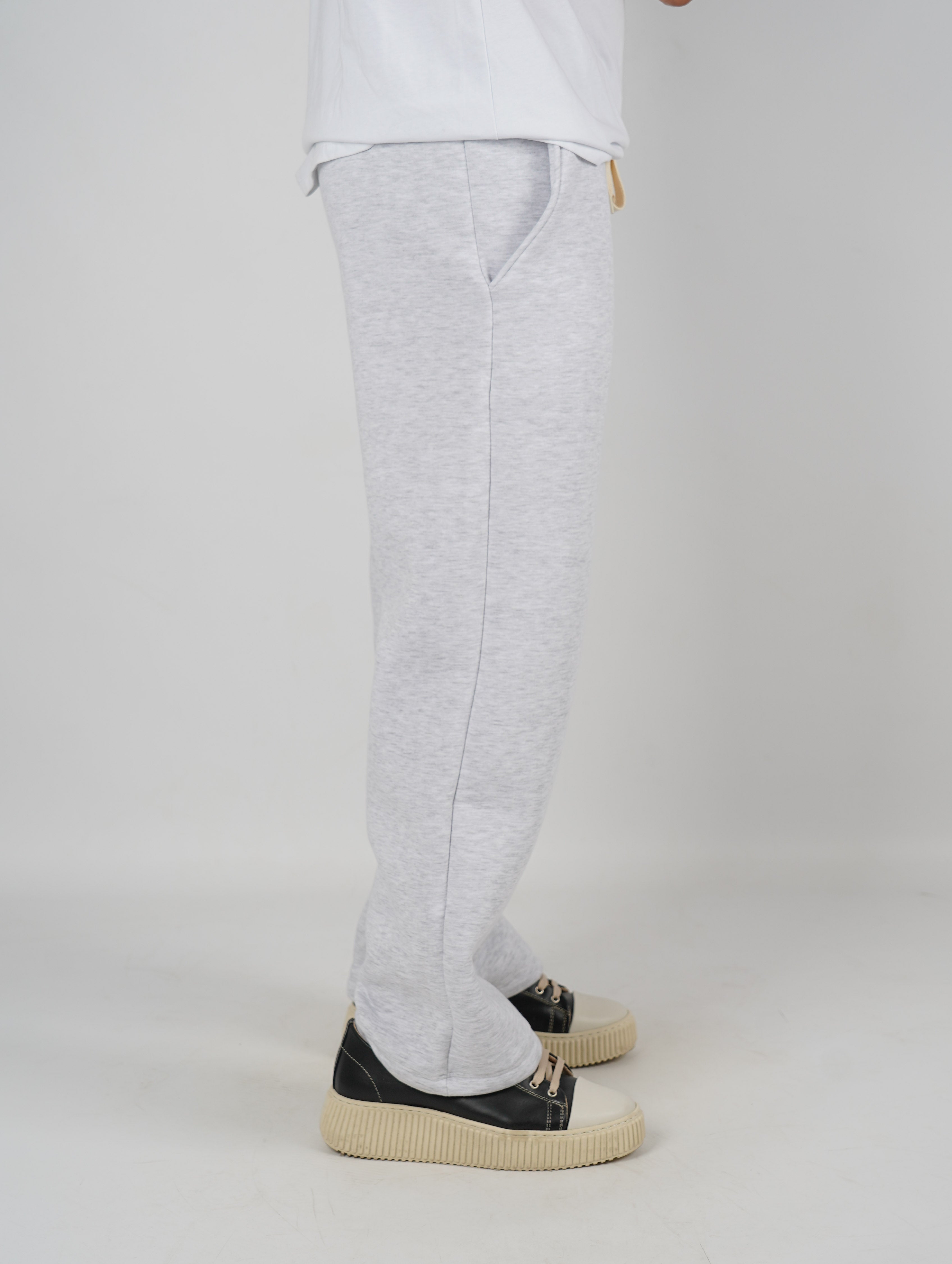 Pantalone in tuta fondo largo