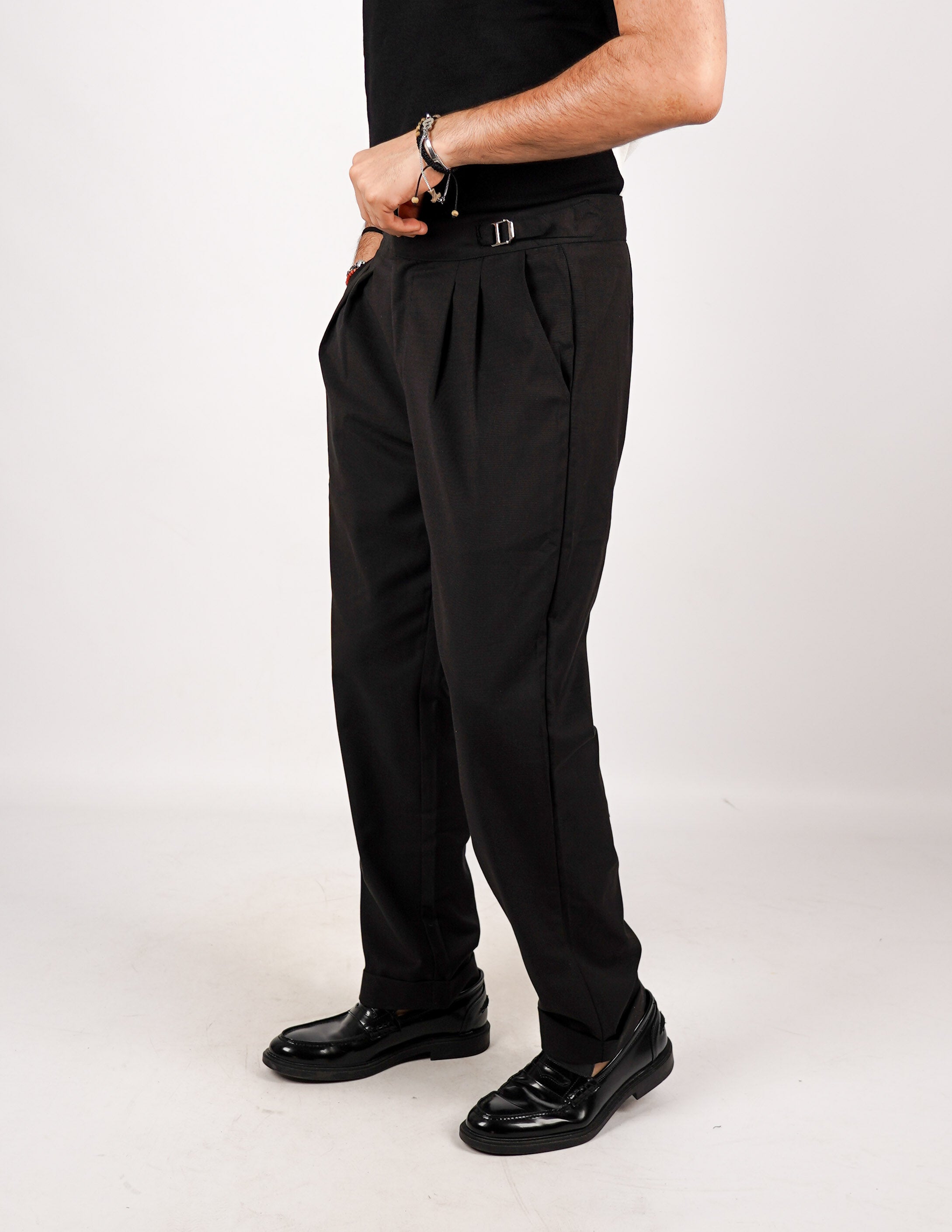 PANTALONE ELEGANTE CON FIBIA