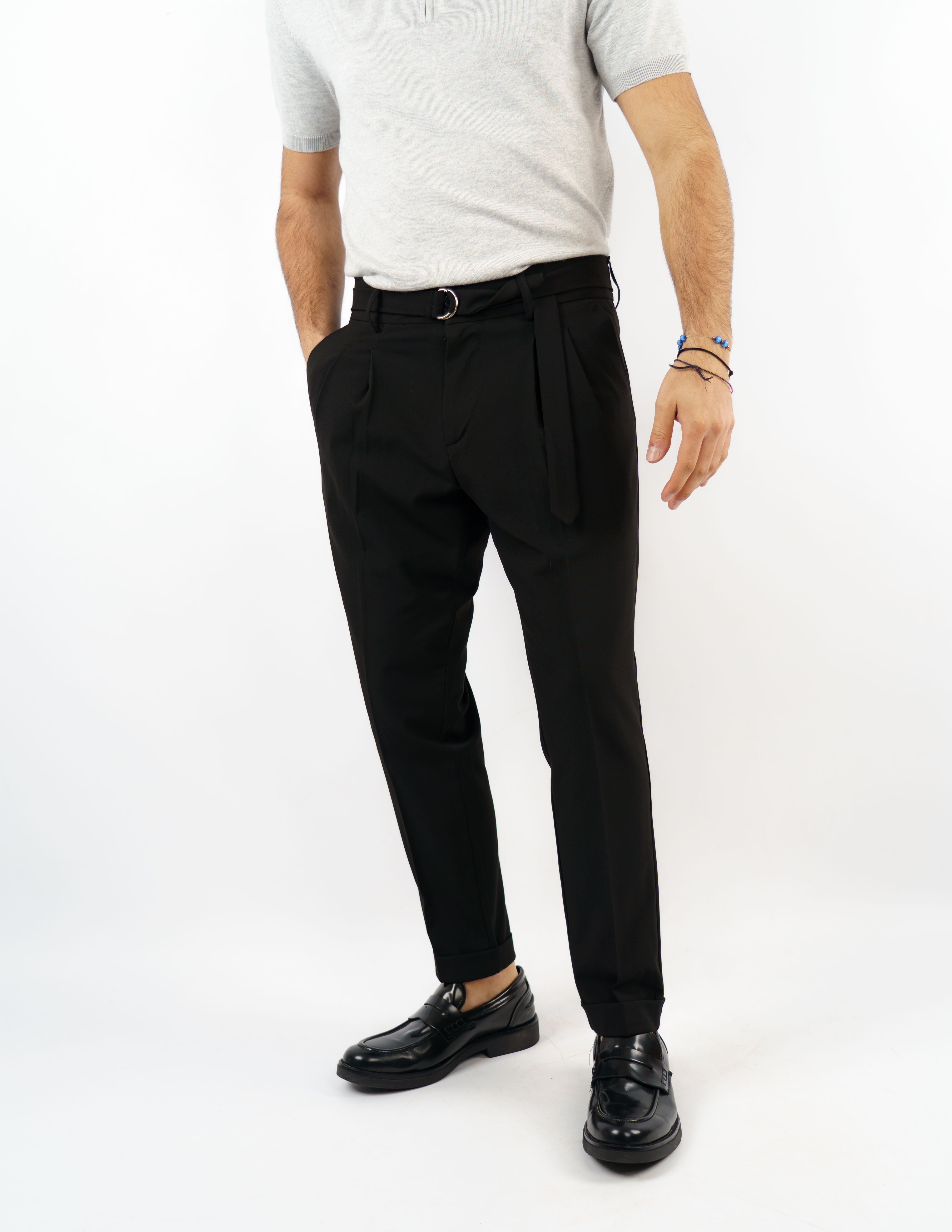 pantalone con pence e cintura