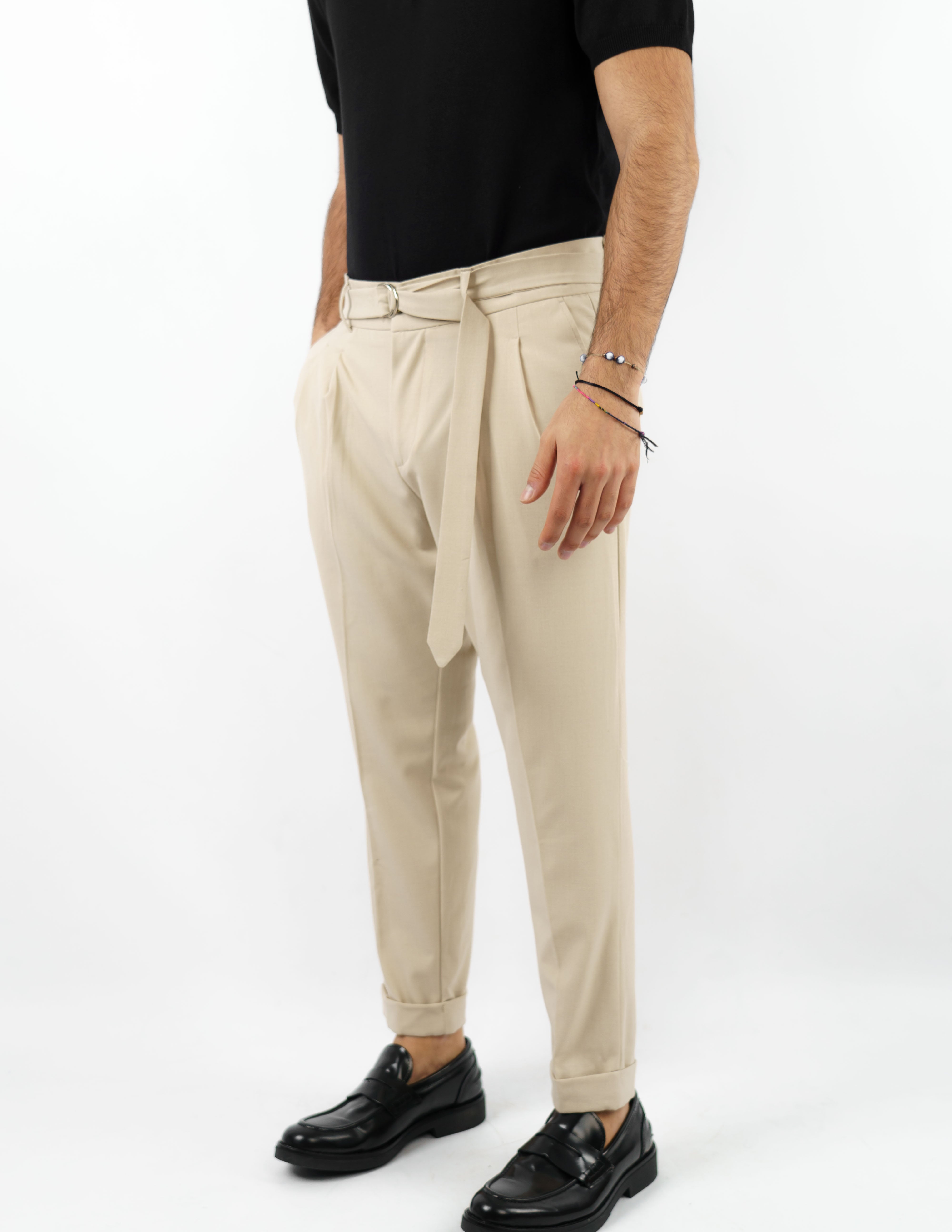 pantalone con pence e cintura