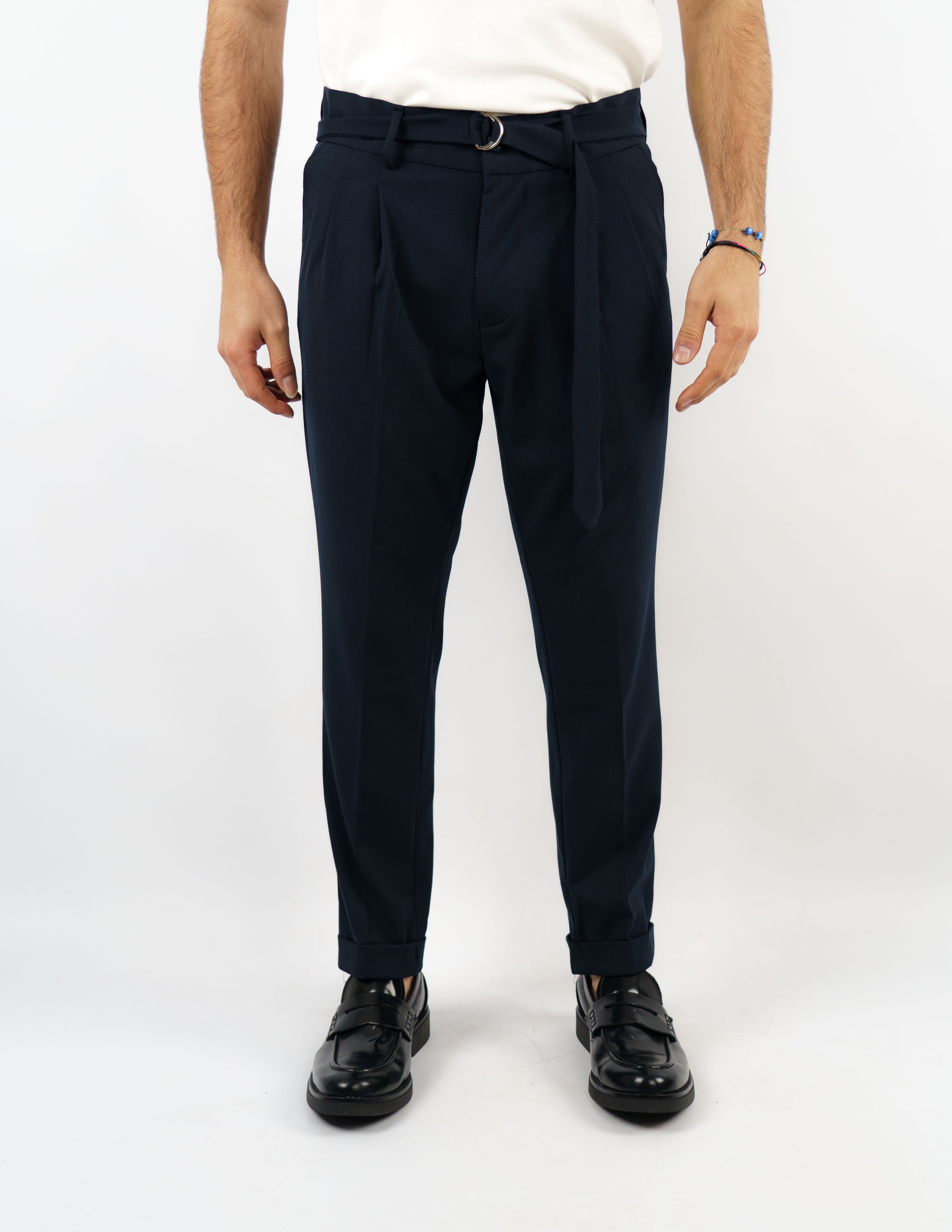 pantalone con pence e cintura