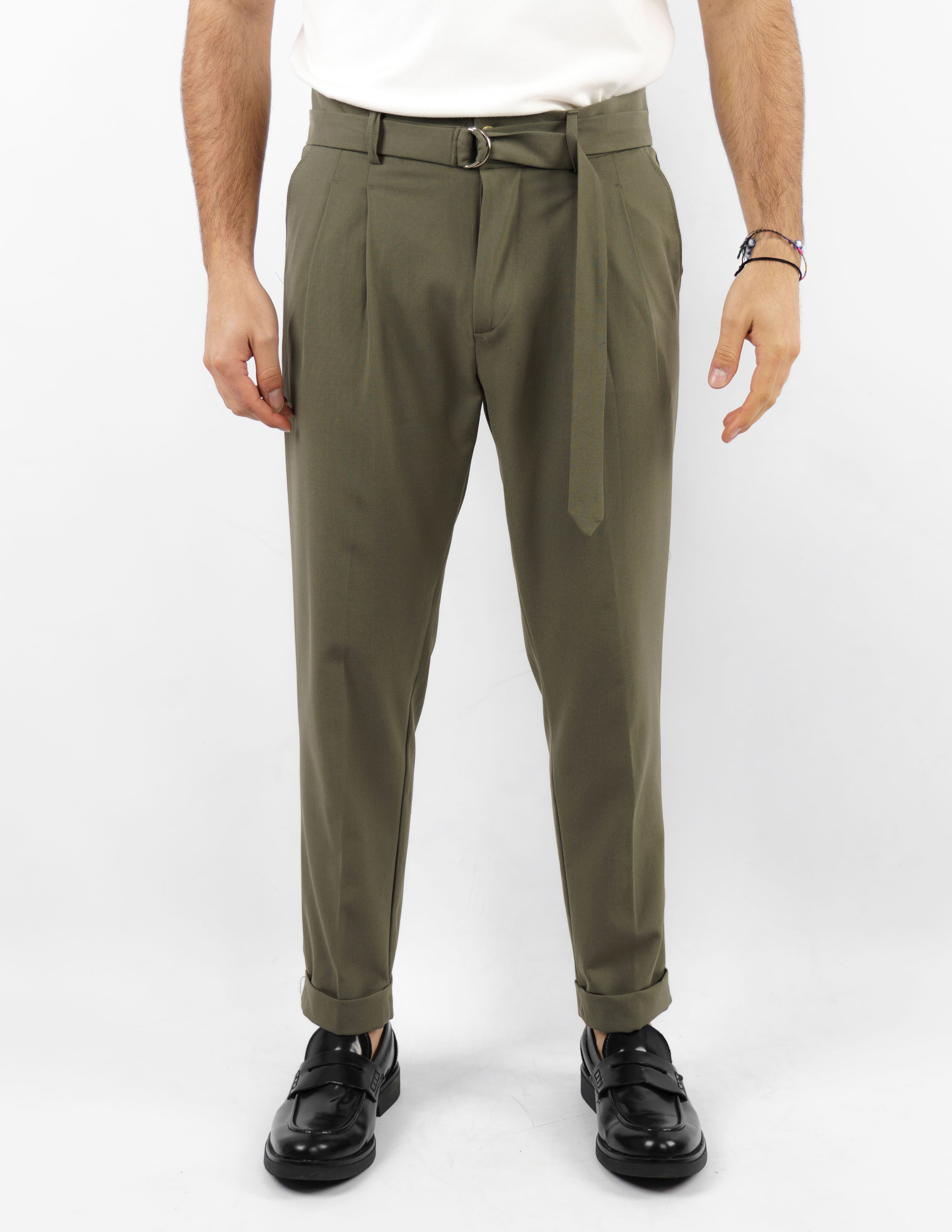 pantalone con pence e cintura
