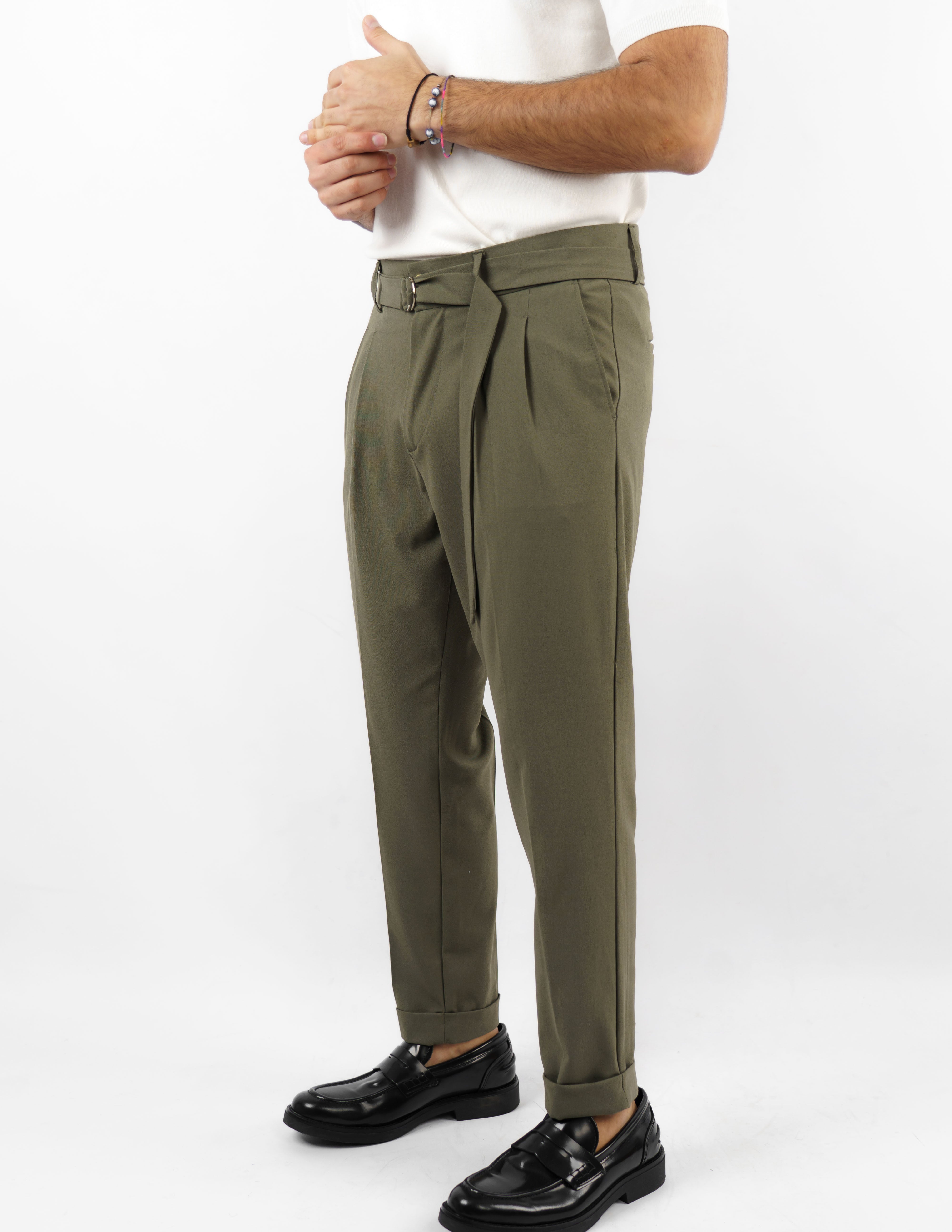 pantalone con pence e cintura
