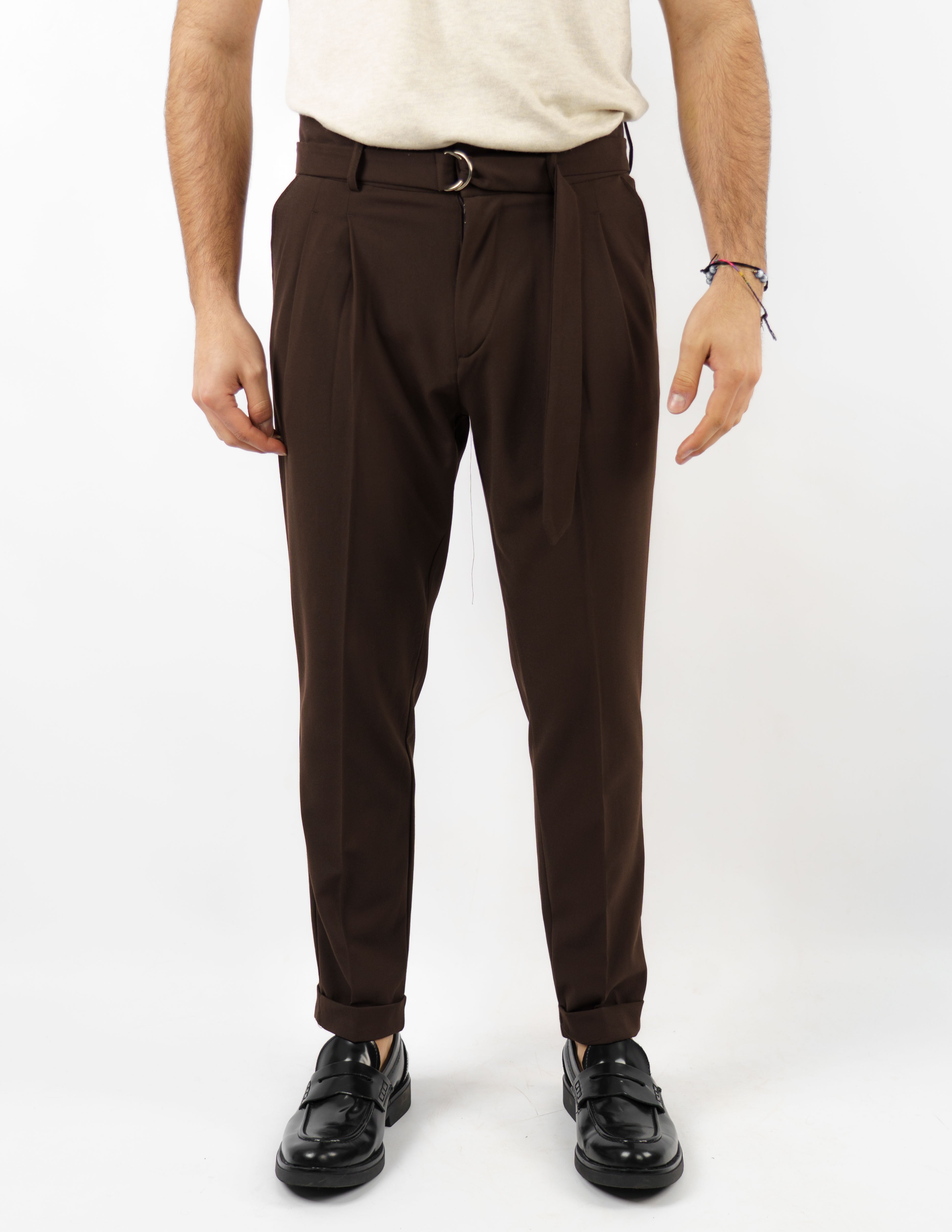 pantalone con pence e cintura