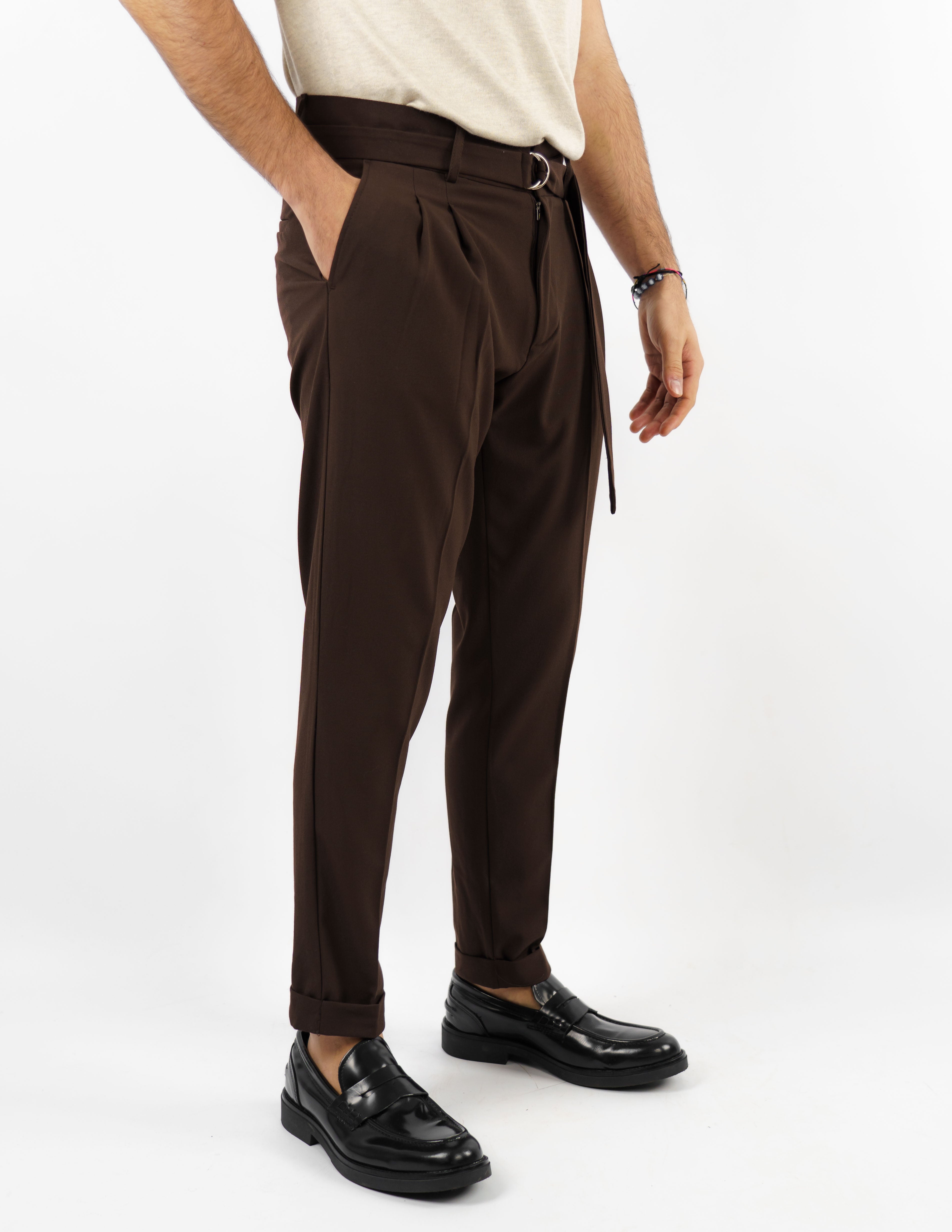 pantalone con pence e cintura
