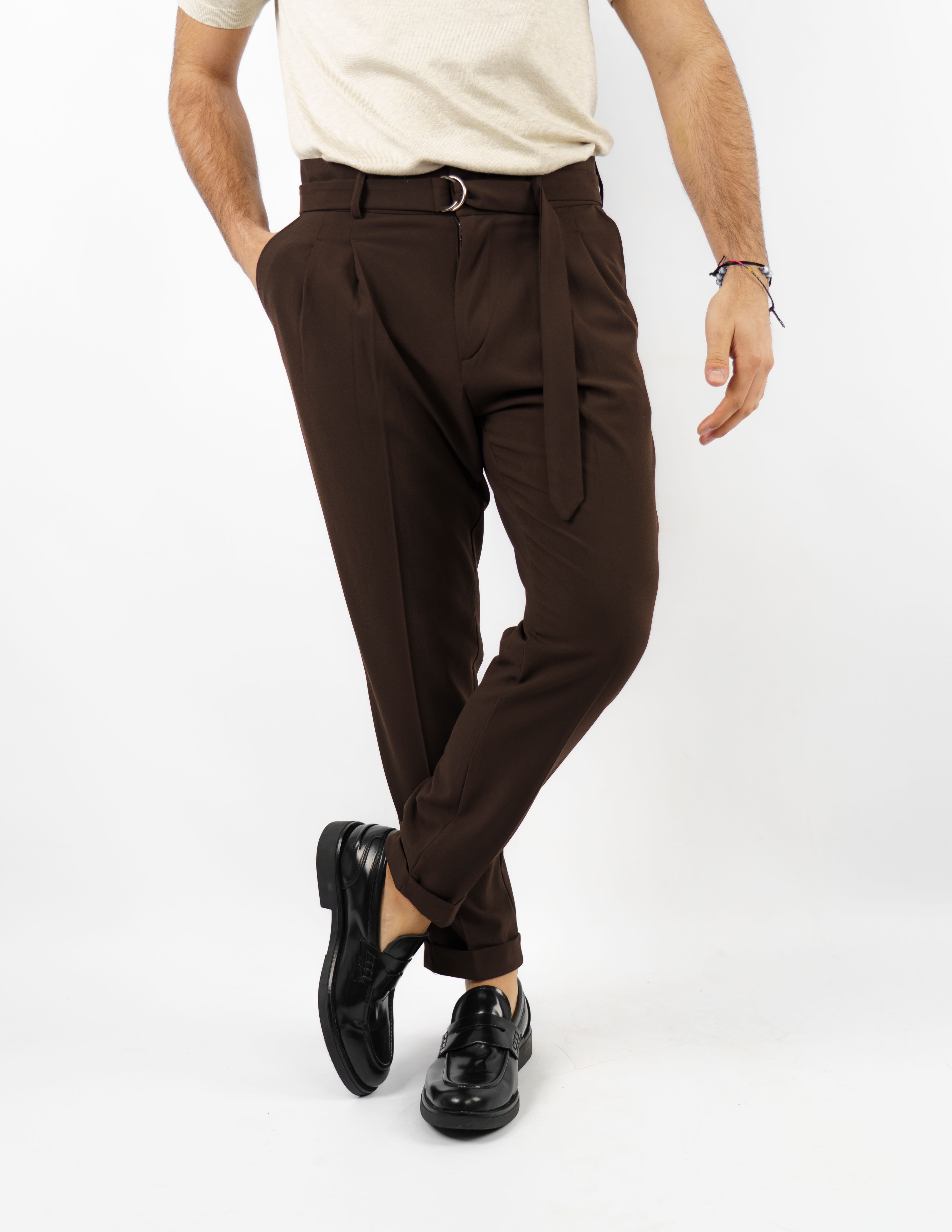 pantalone con pence e cintura