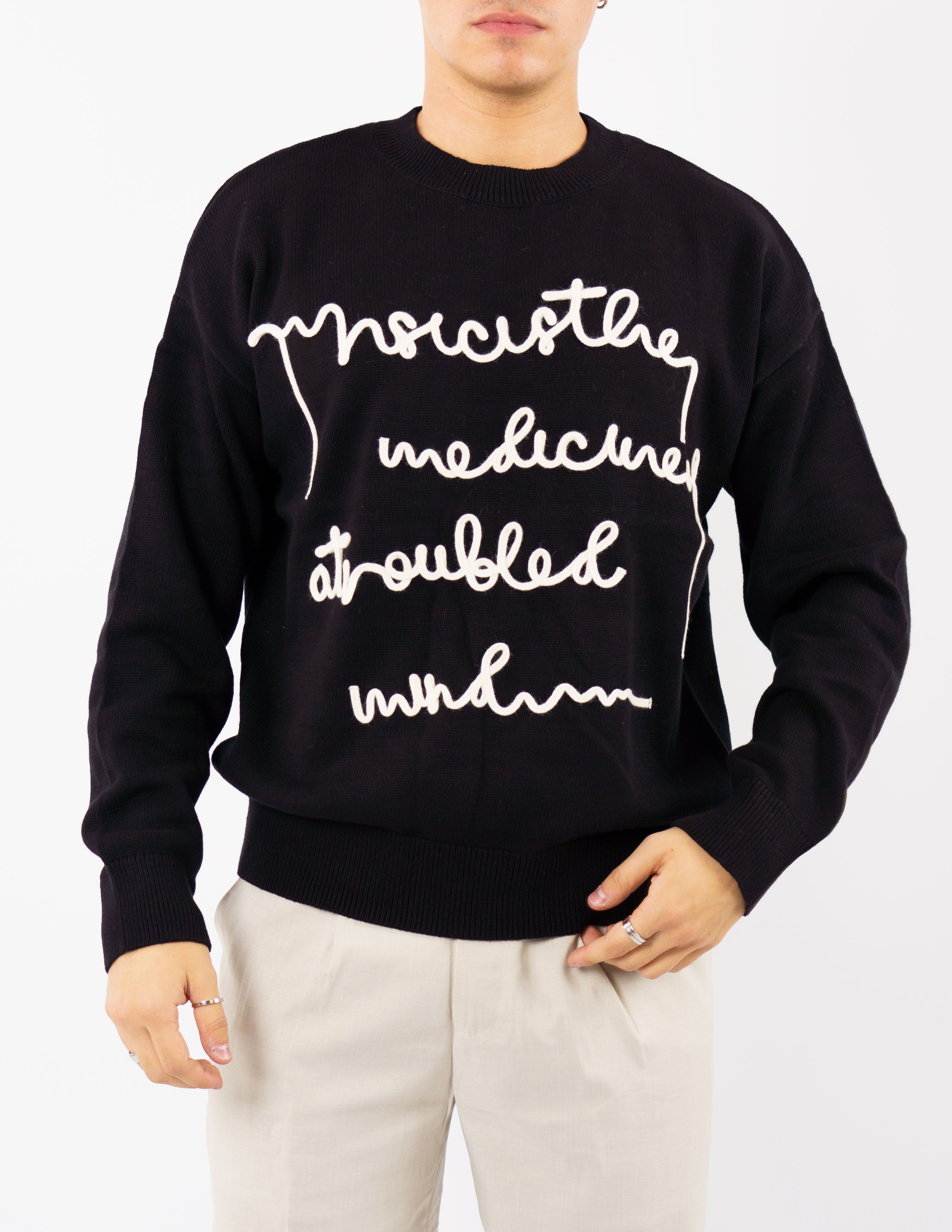 maglia crop fit con ricami