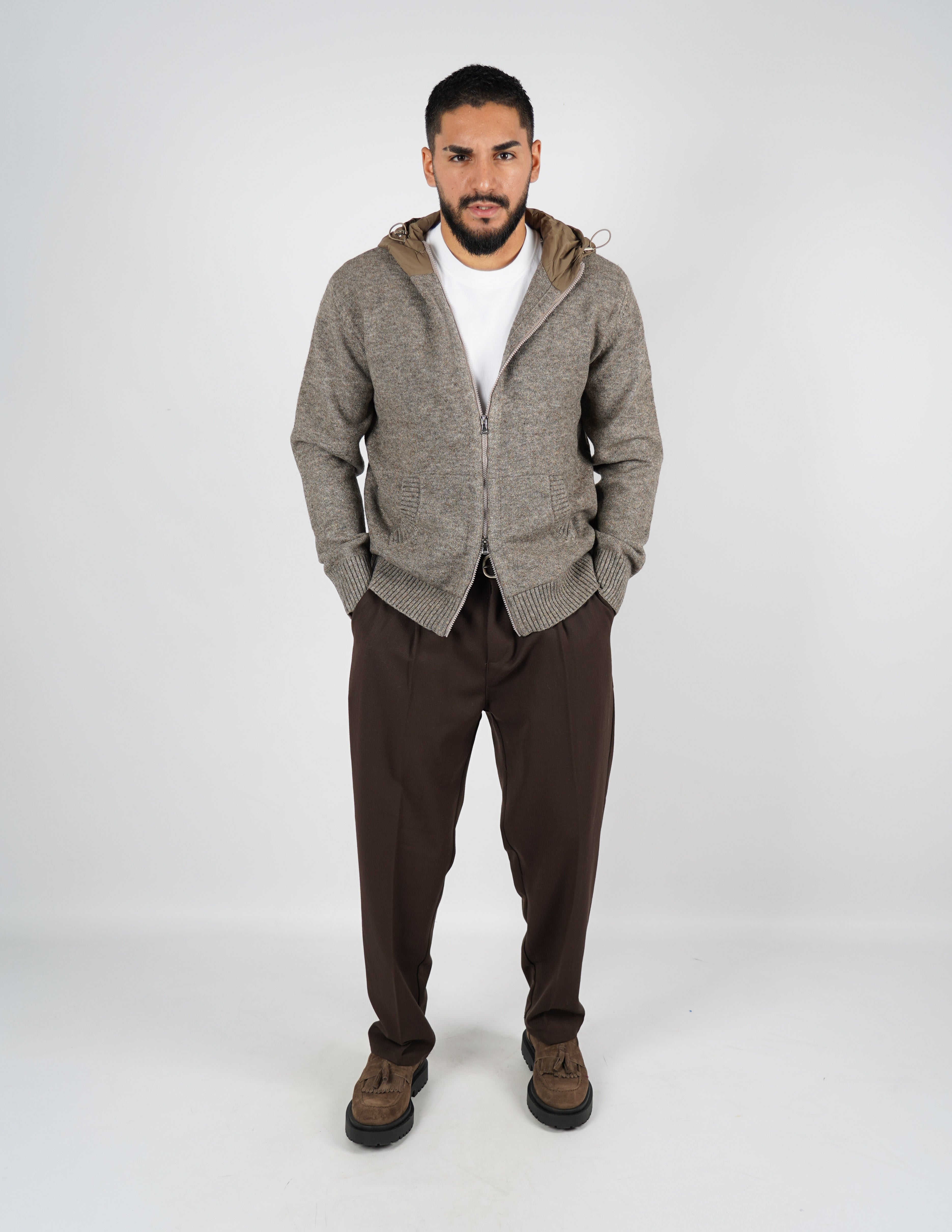 Cardigan con cappuccio tecnico