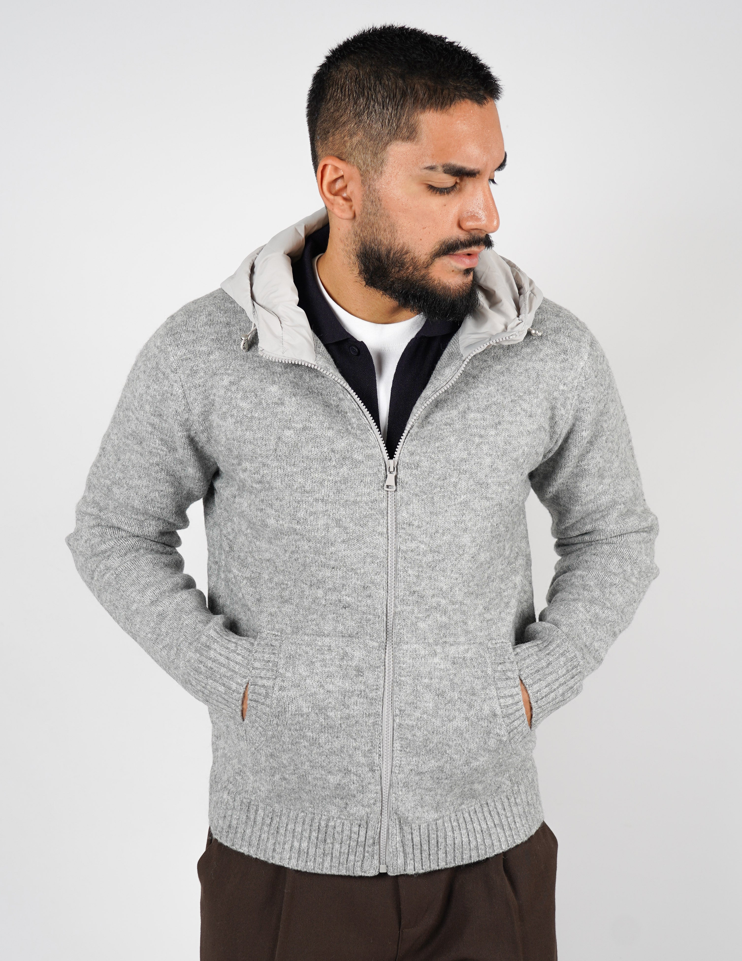Cardigan con cappuccio tecnico
