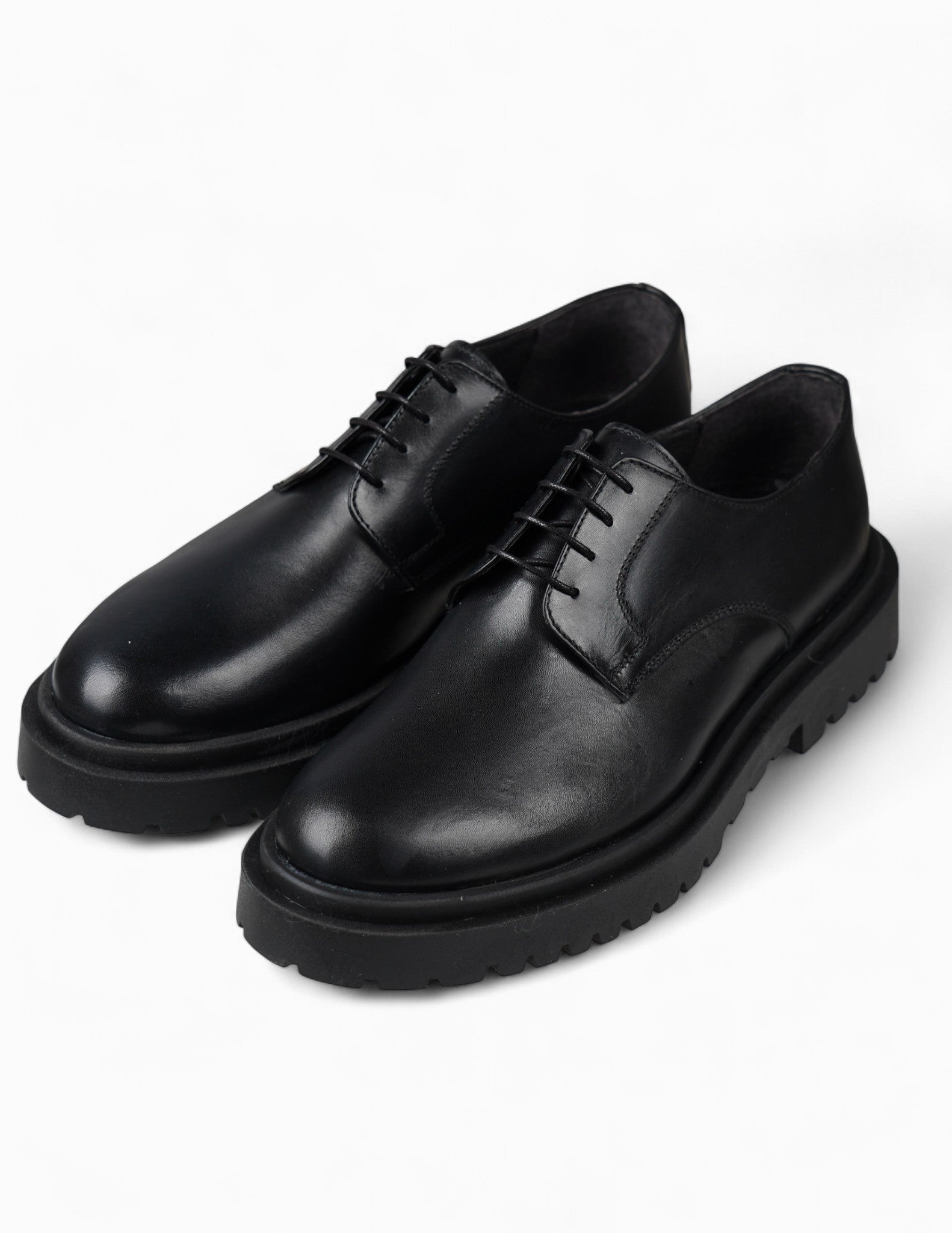 MOCASSINO IN PELLE CON FONDO TRACK