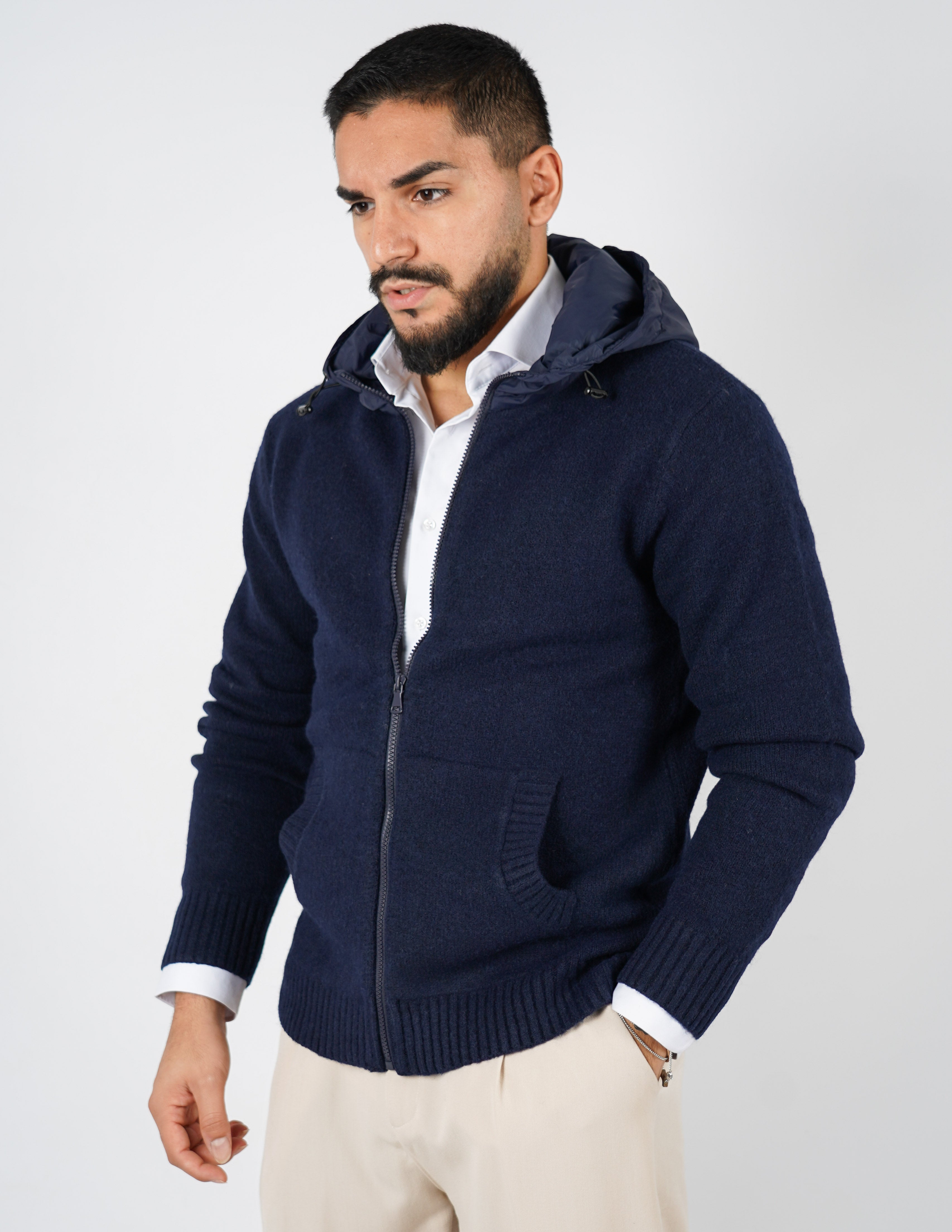Cardigan con cappuccio tecnico