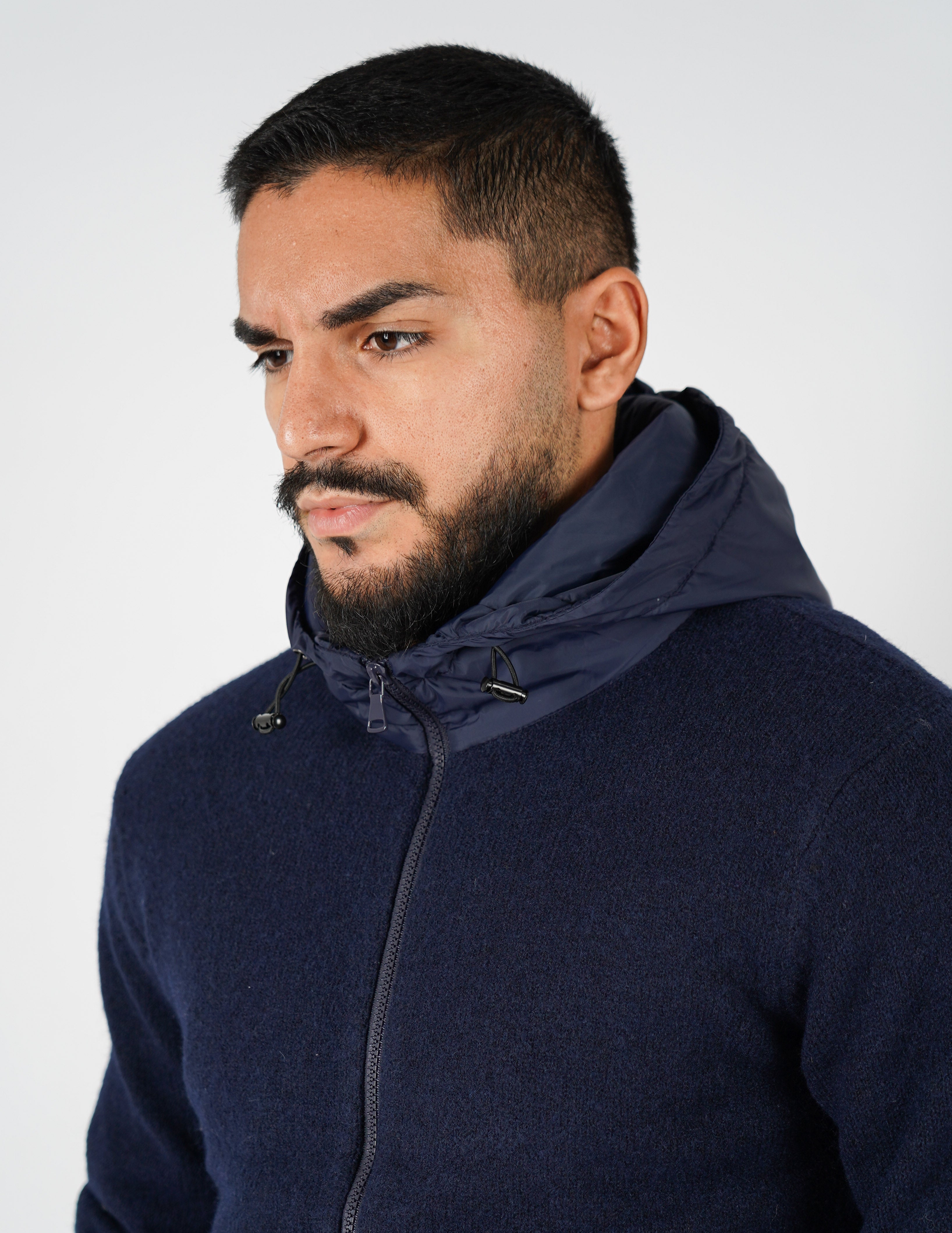 Cardigan con cappuccio tecnico