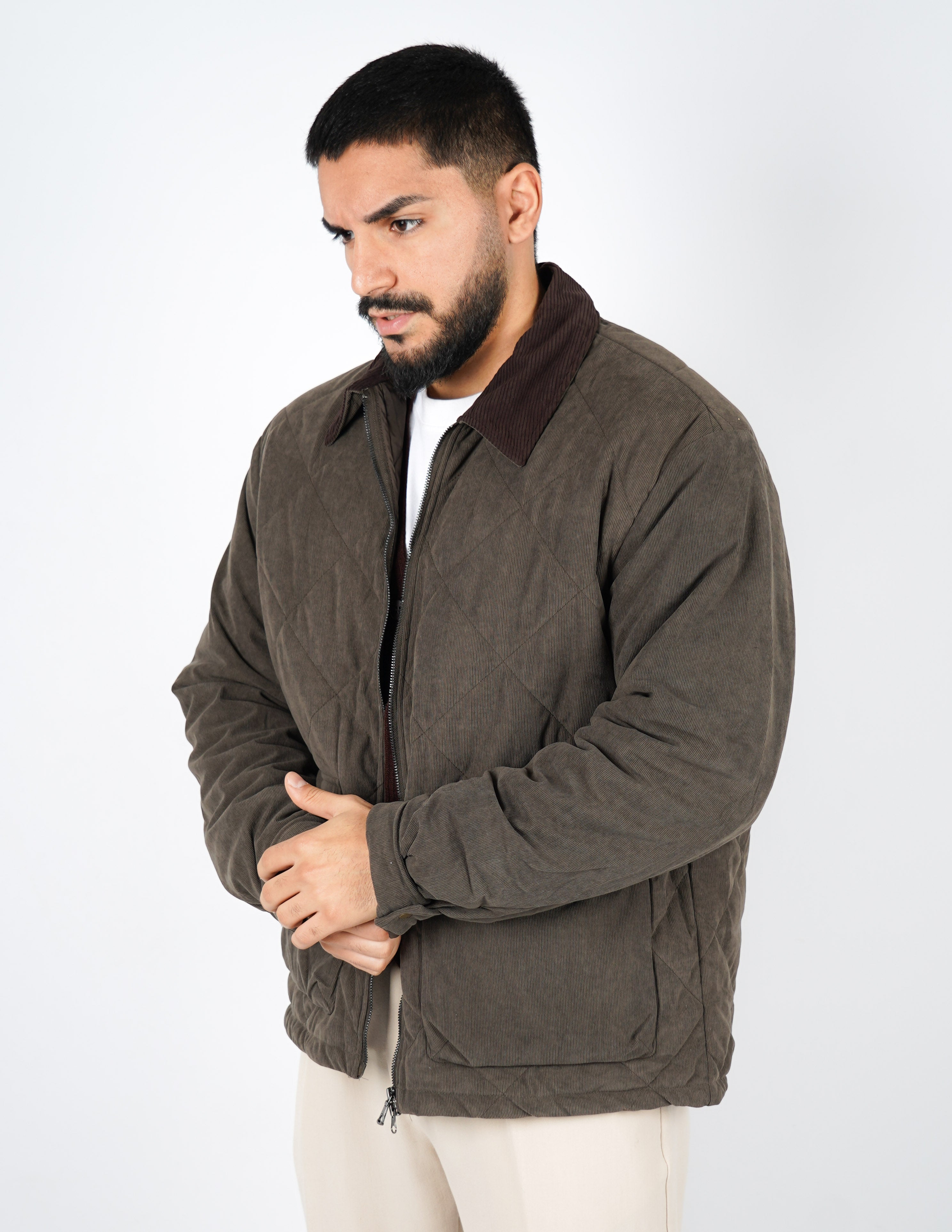 Giubbino in velluto con collo marrone