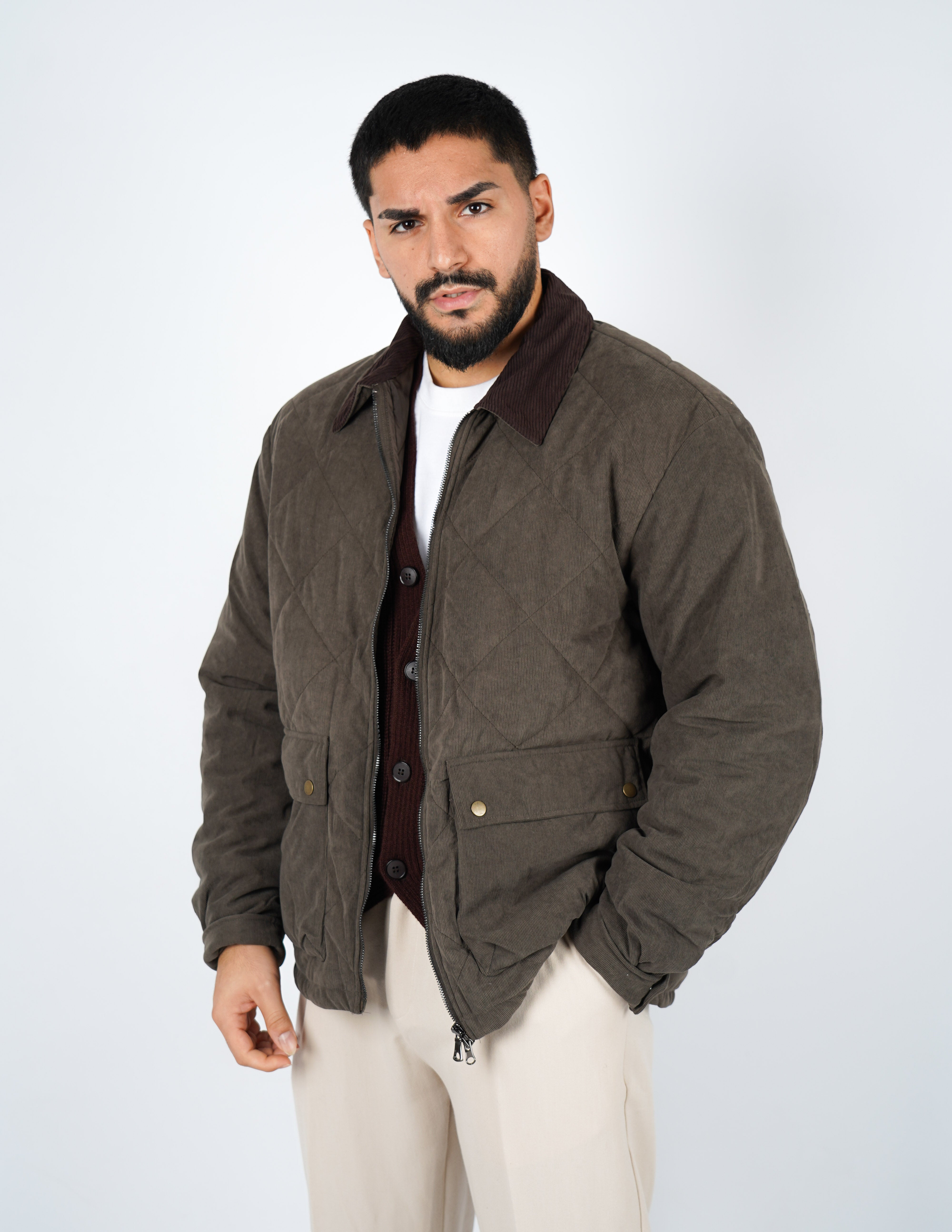 Giubbino in velluto con collo marrone