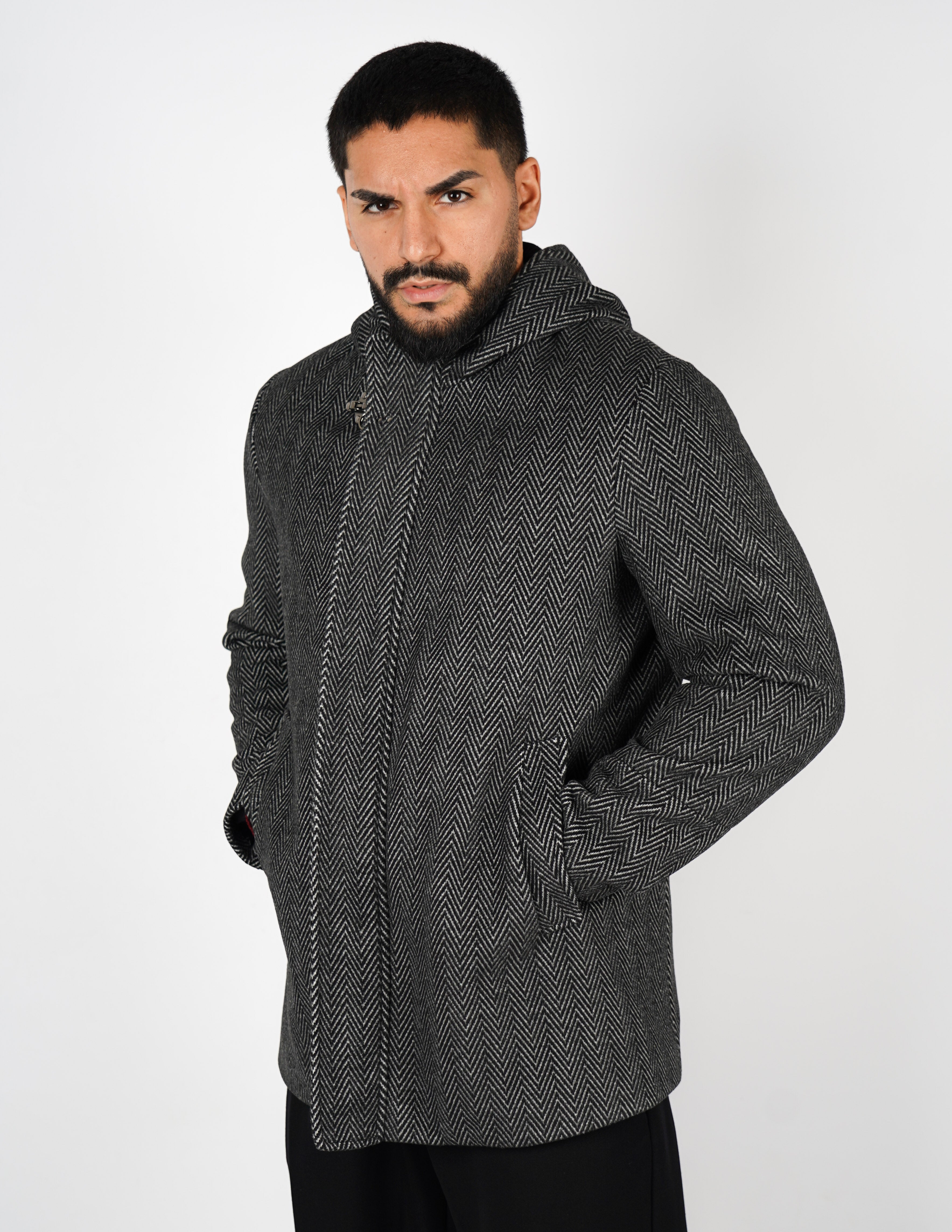 Cappotto uomo con cappuccio spigato