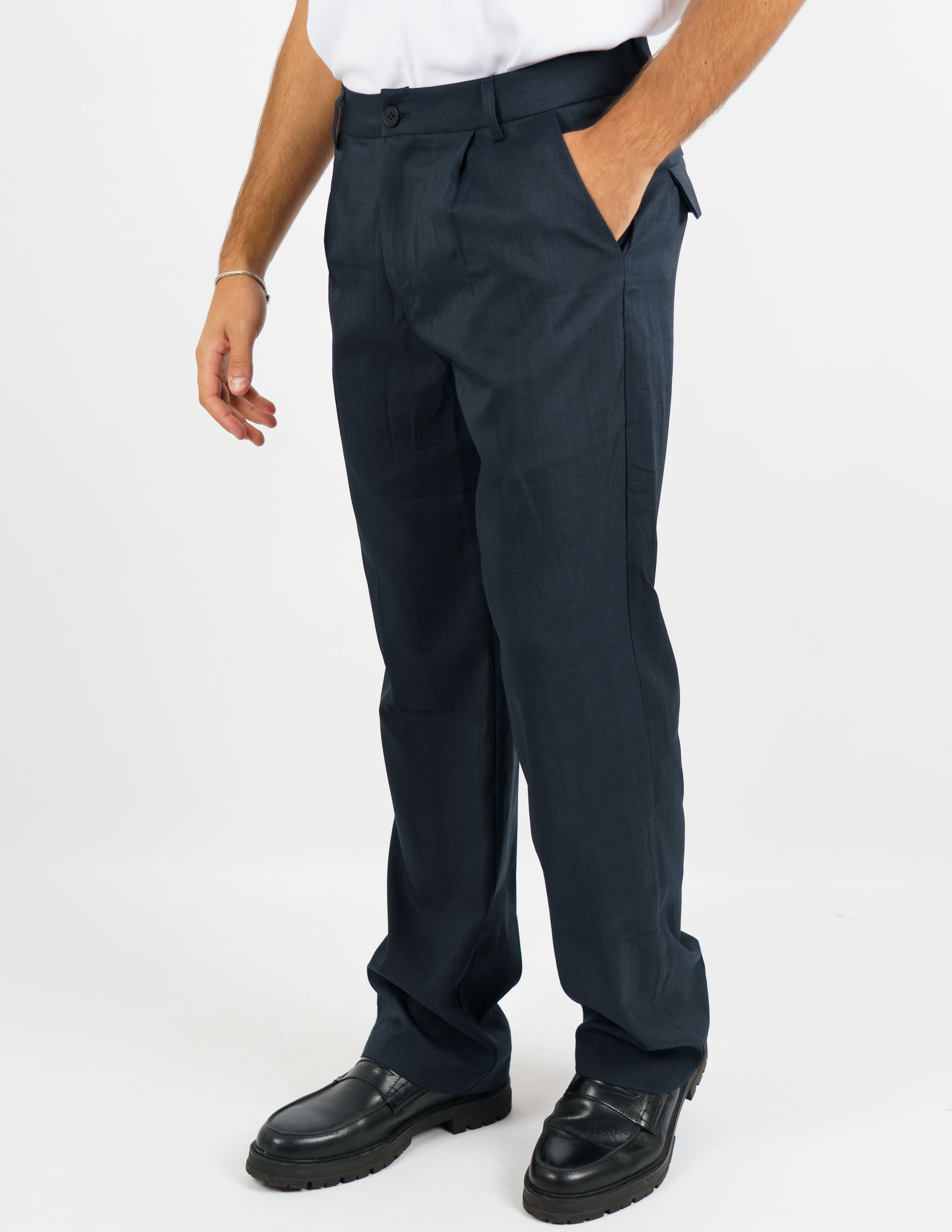 Pantalone con pence baggy