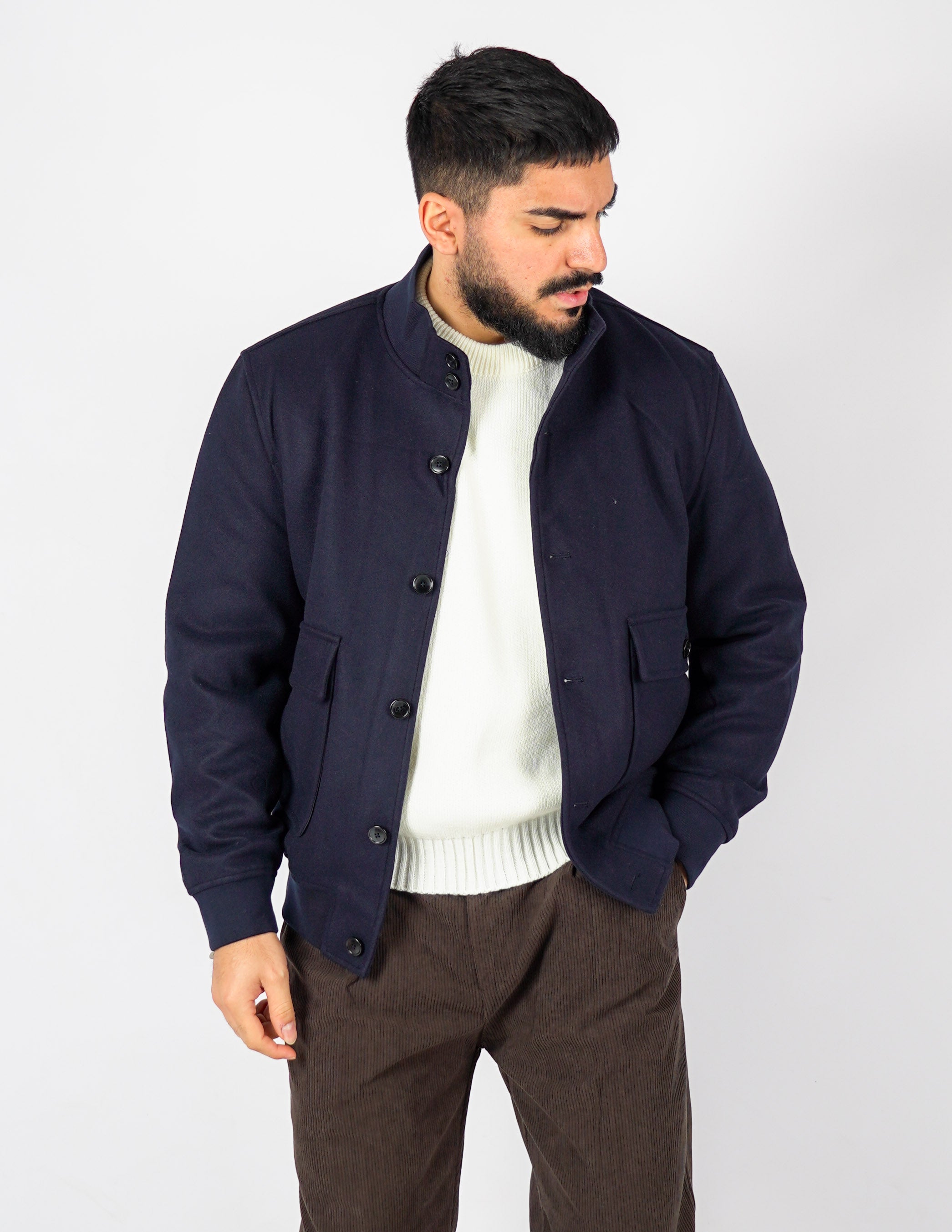 Cappotto con collo e bottoni