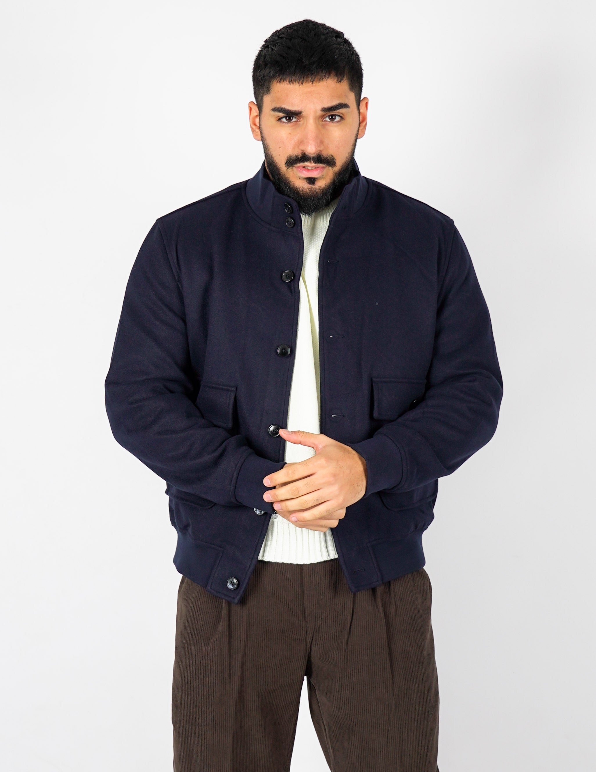 Cappotto con collo e bottoni