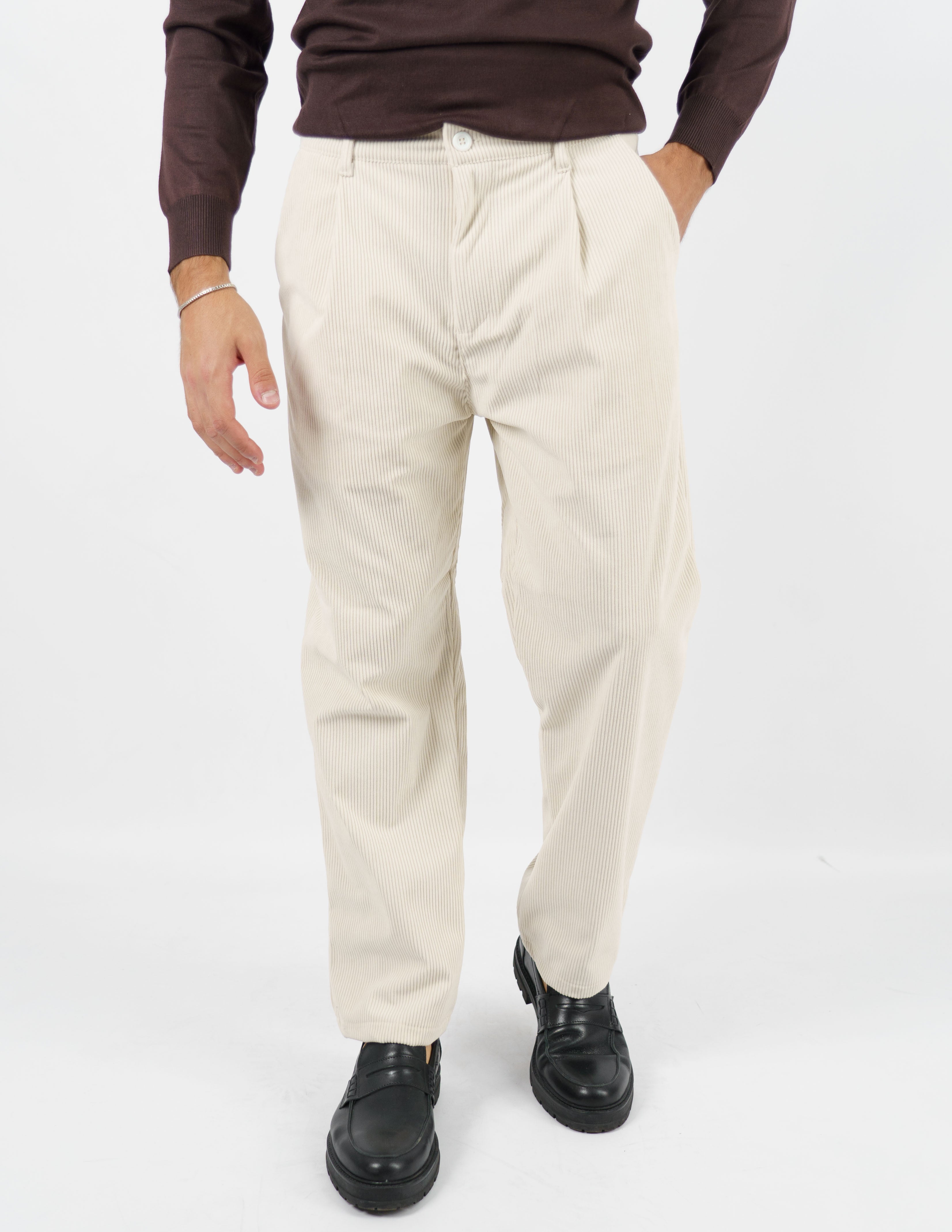 Pantalone in velluto con pence regular