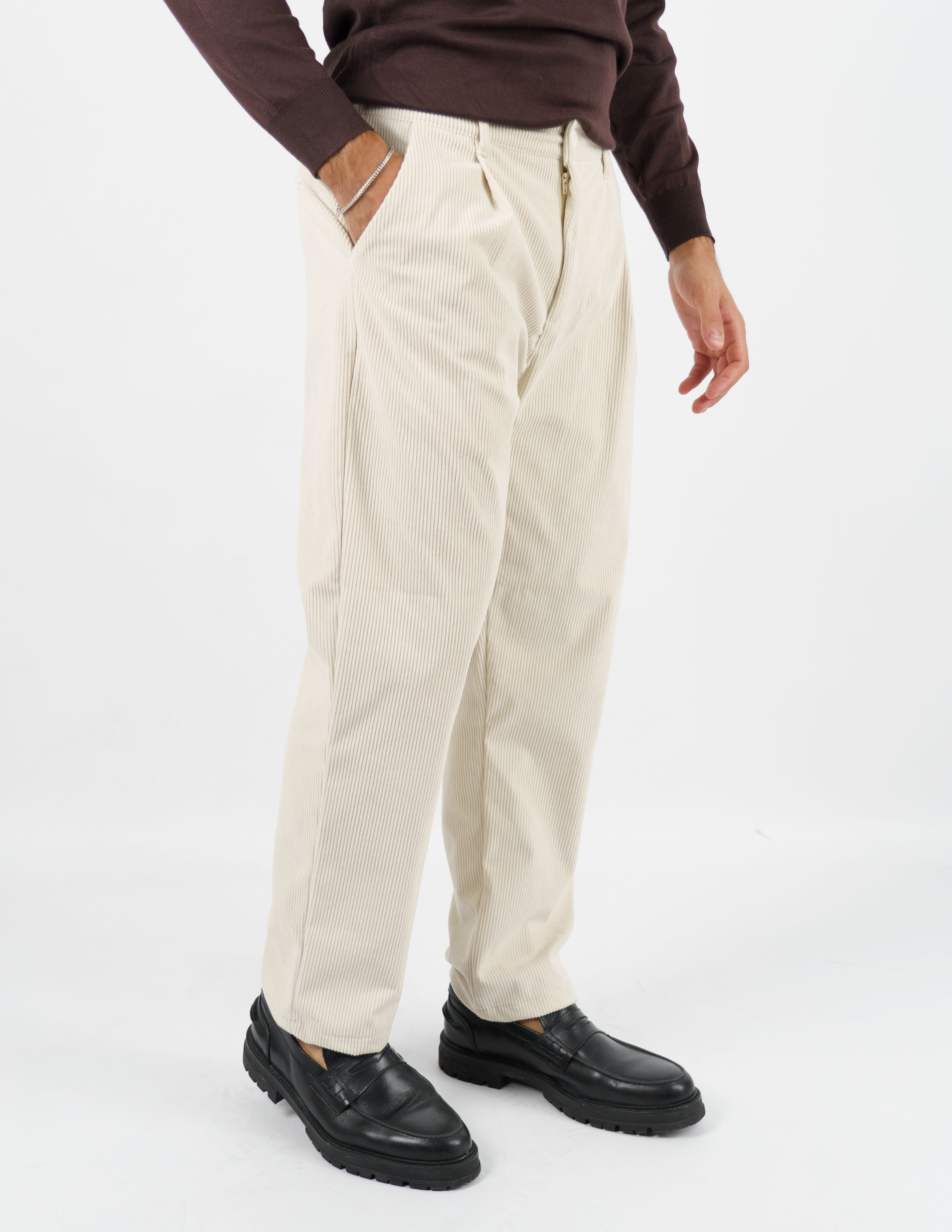 Pantalone in velluto con pence regular