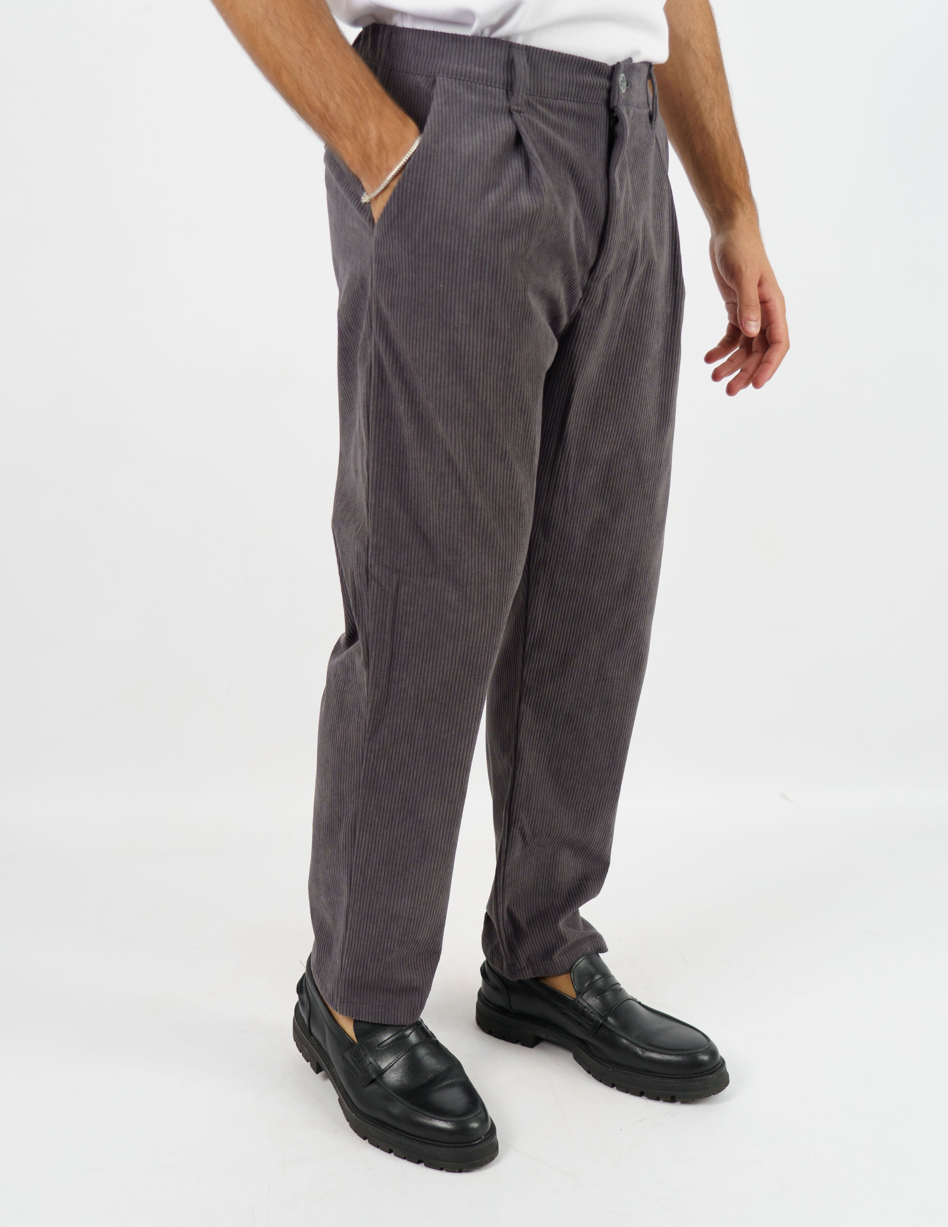 Pantalone in velluto con pence regular