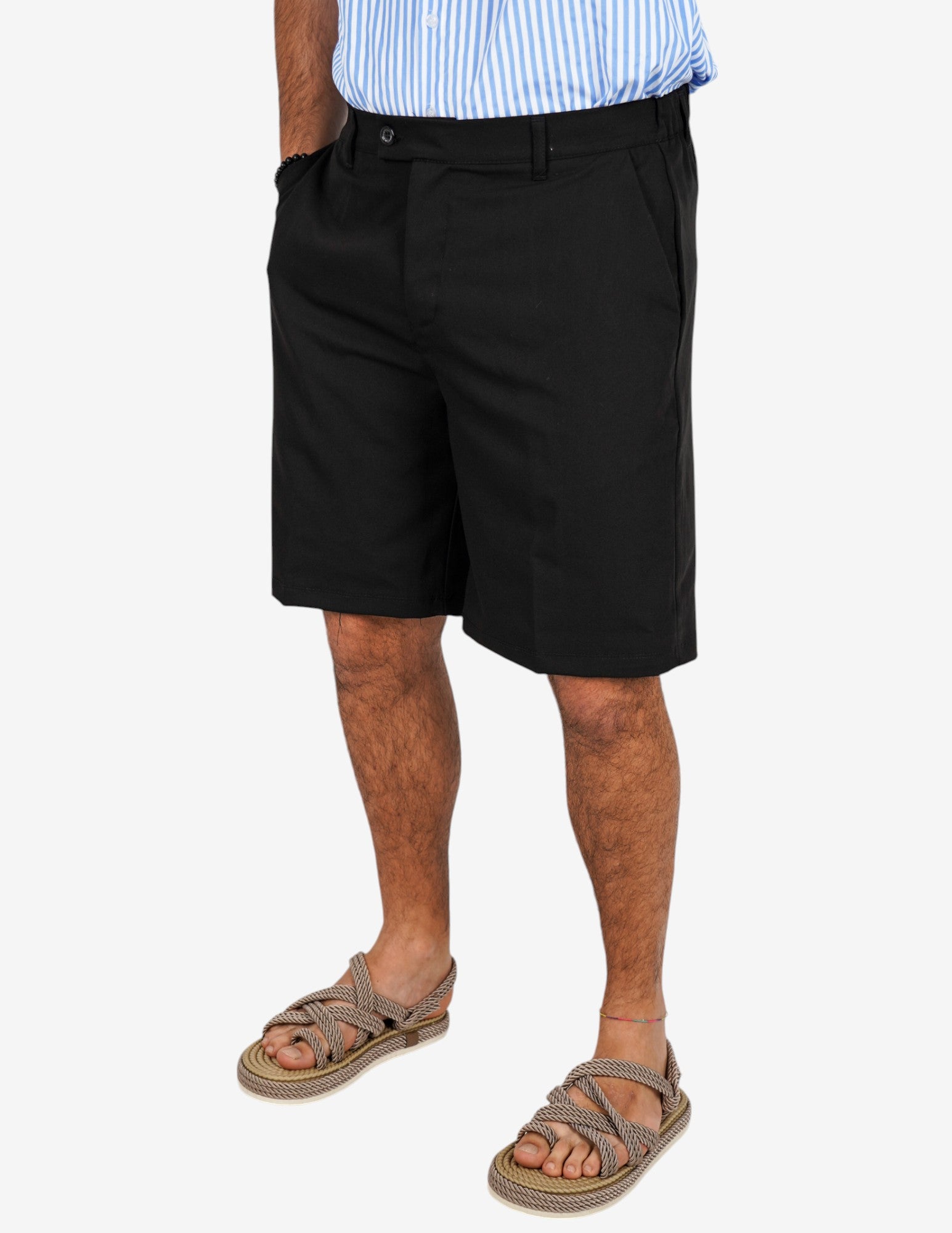 Bermuda con abbottonatura allungata