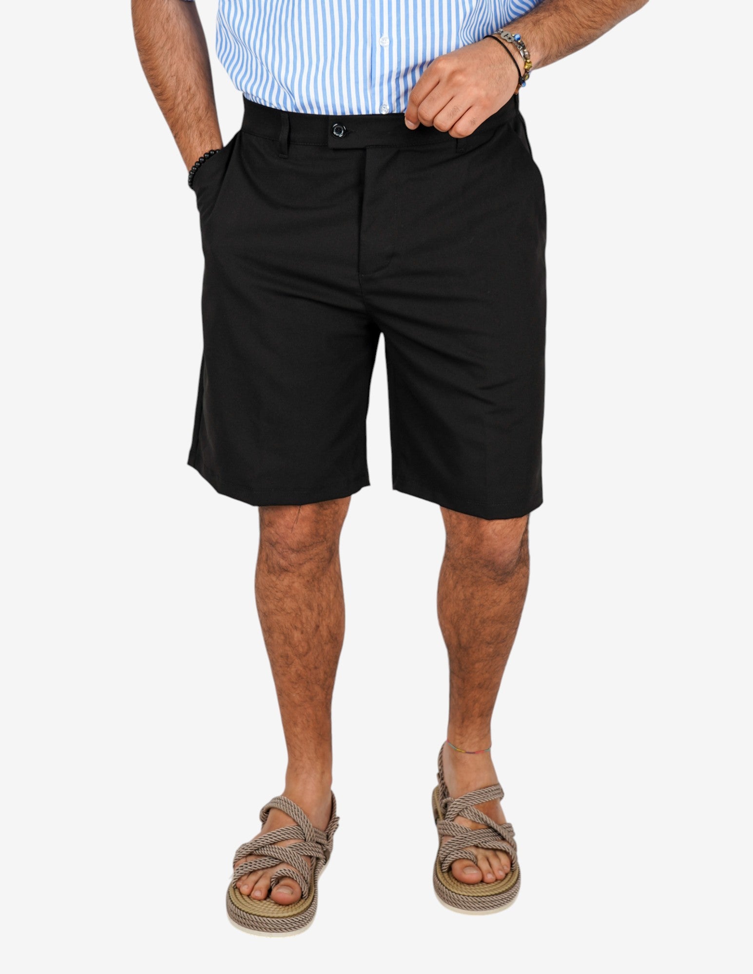 Bermuda con abbottonatura allungata