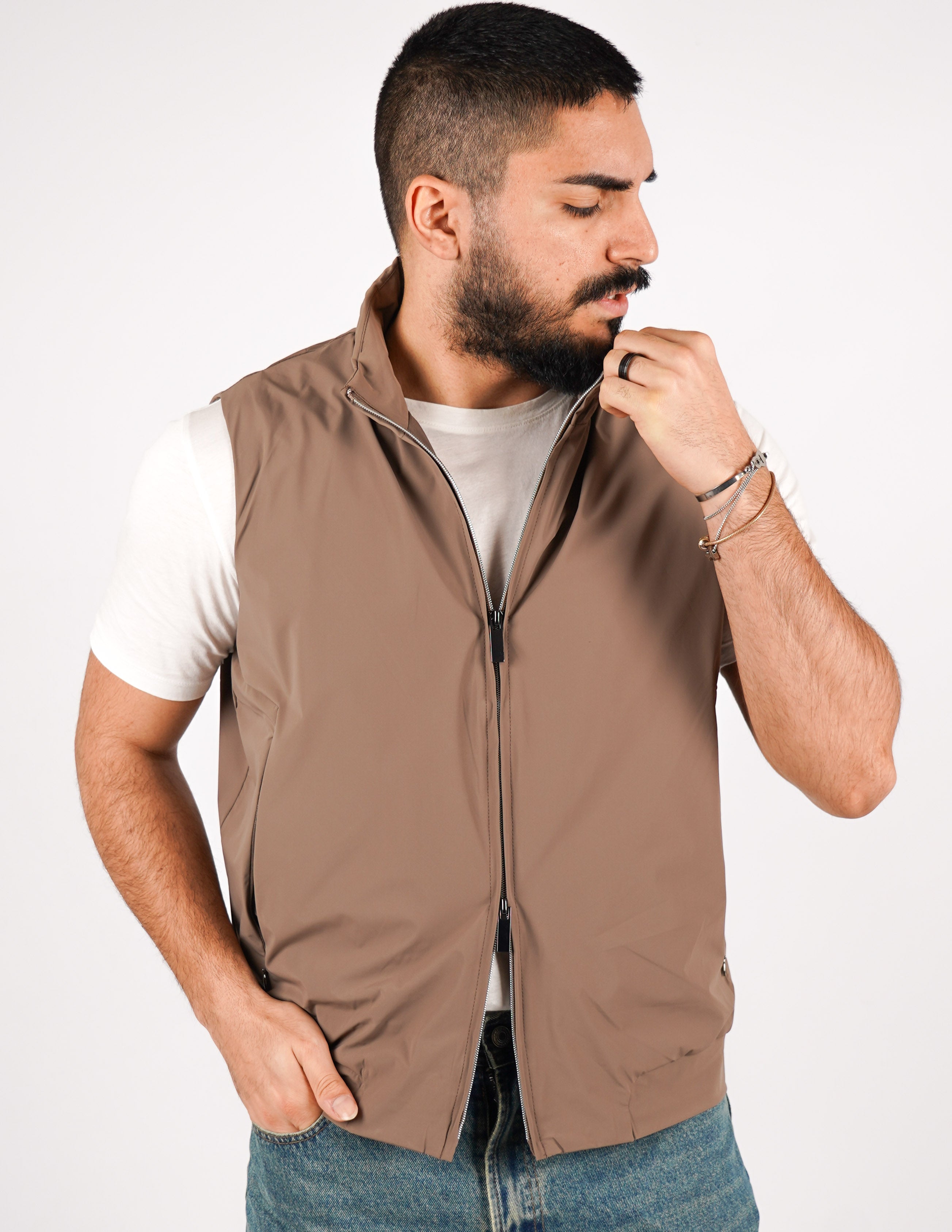 GILET SMANICATO EXTRA LIGHT NO STIRO