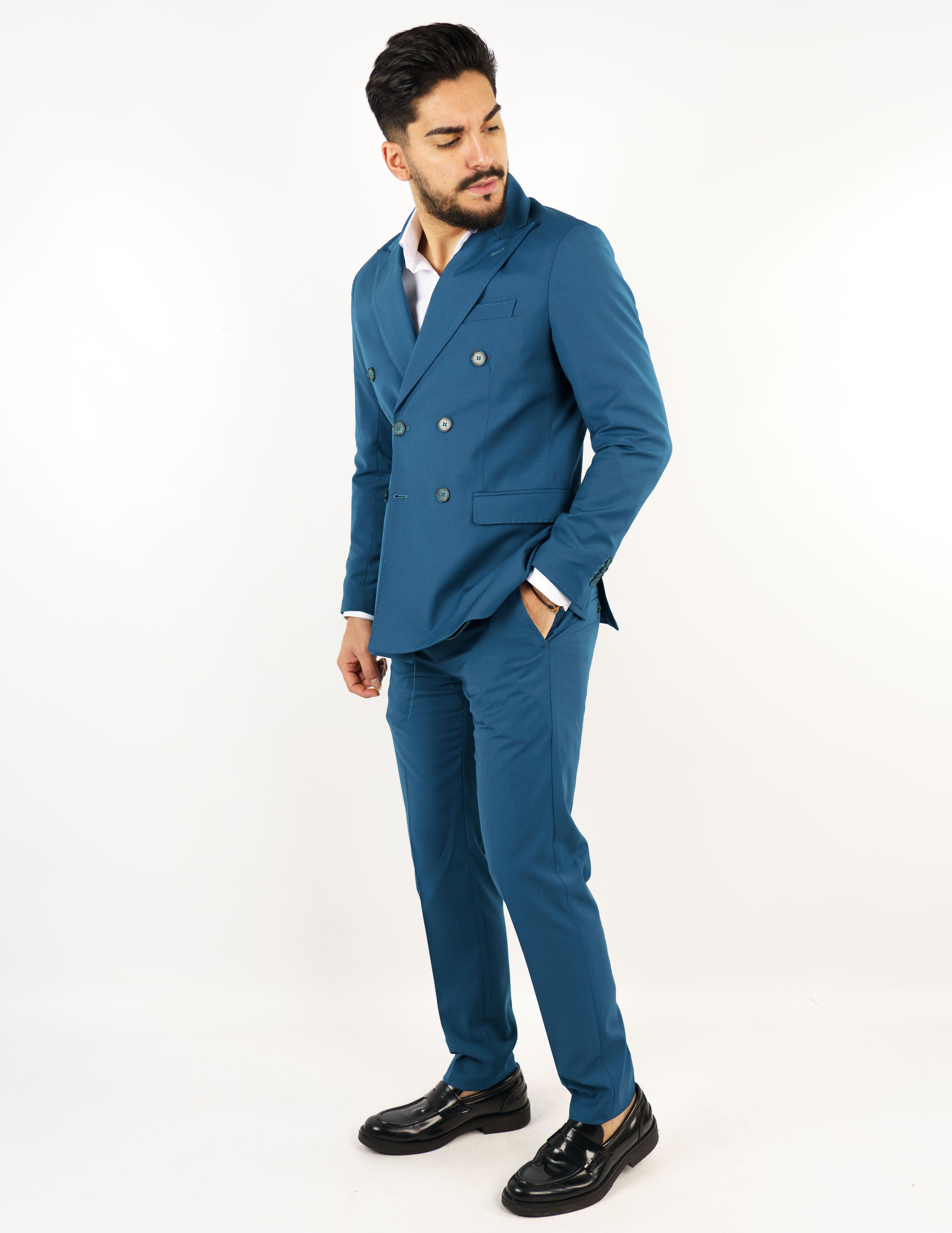 Abito doppiopetto elegante